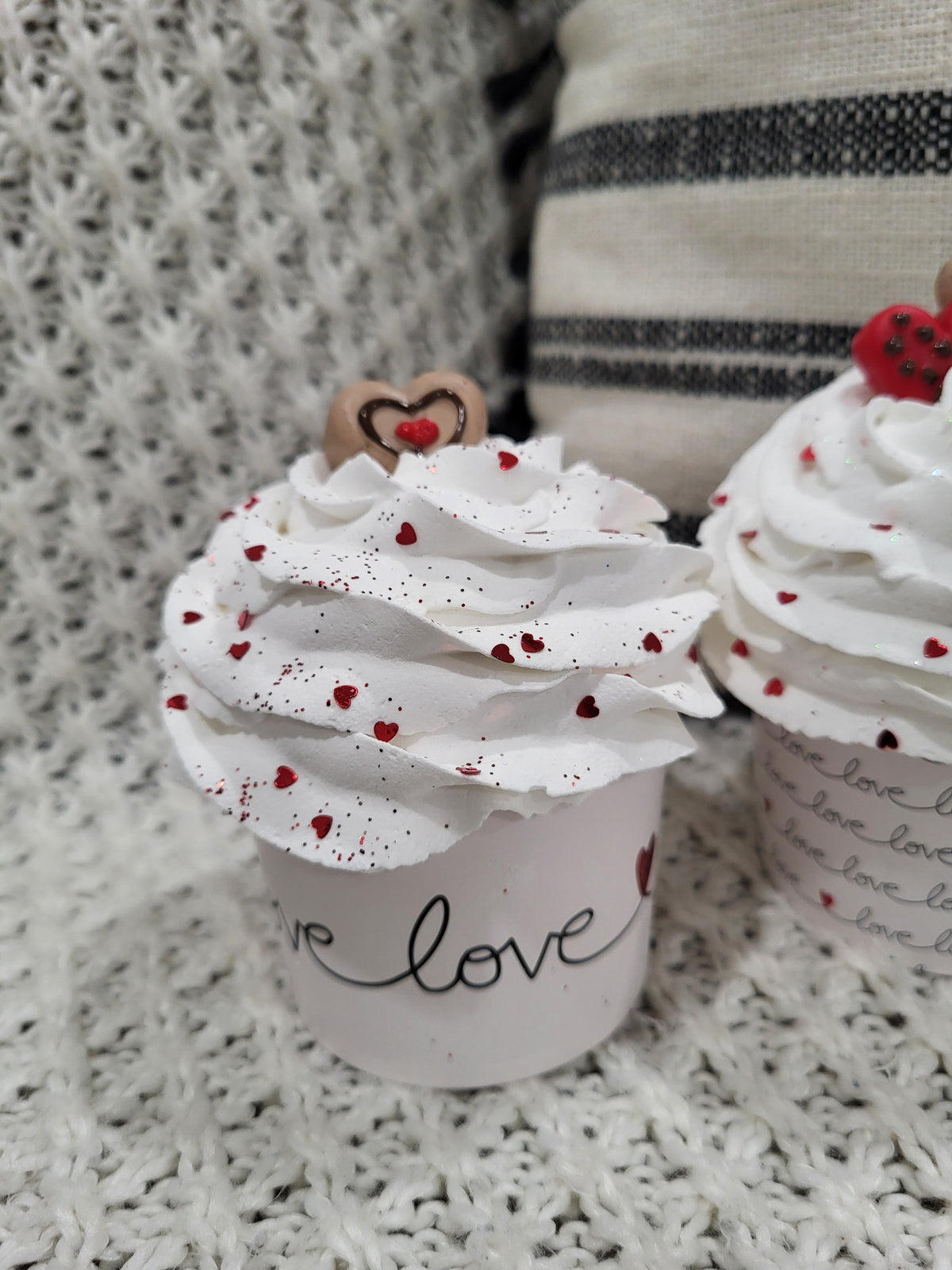 Pip Posh Design Faux Sweet Décor &quot;Love&quot; White Whipped Heart Cupcake Assortment Set Of 4 Bakery Collection