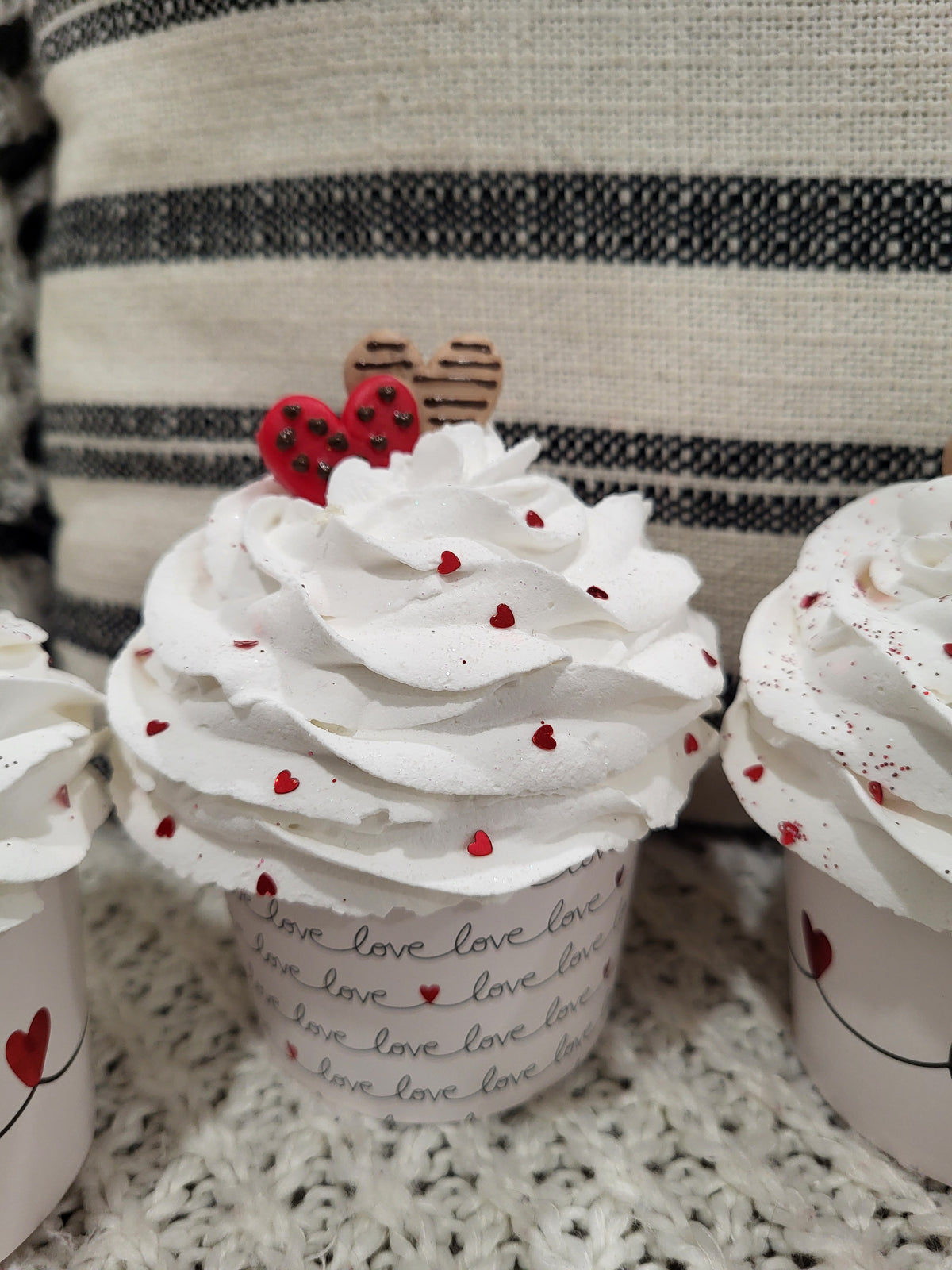 Pip Posh Design Faux Sweet Décor &quot;Love&quot; White Whipped Heart Cupcake Assortment Set Of 4 Bakery Collection