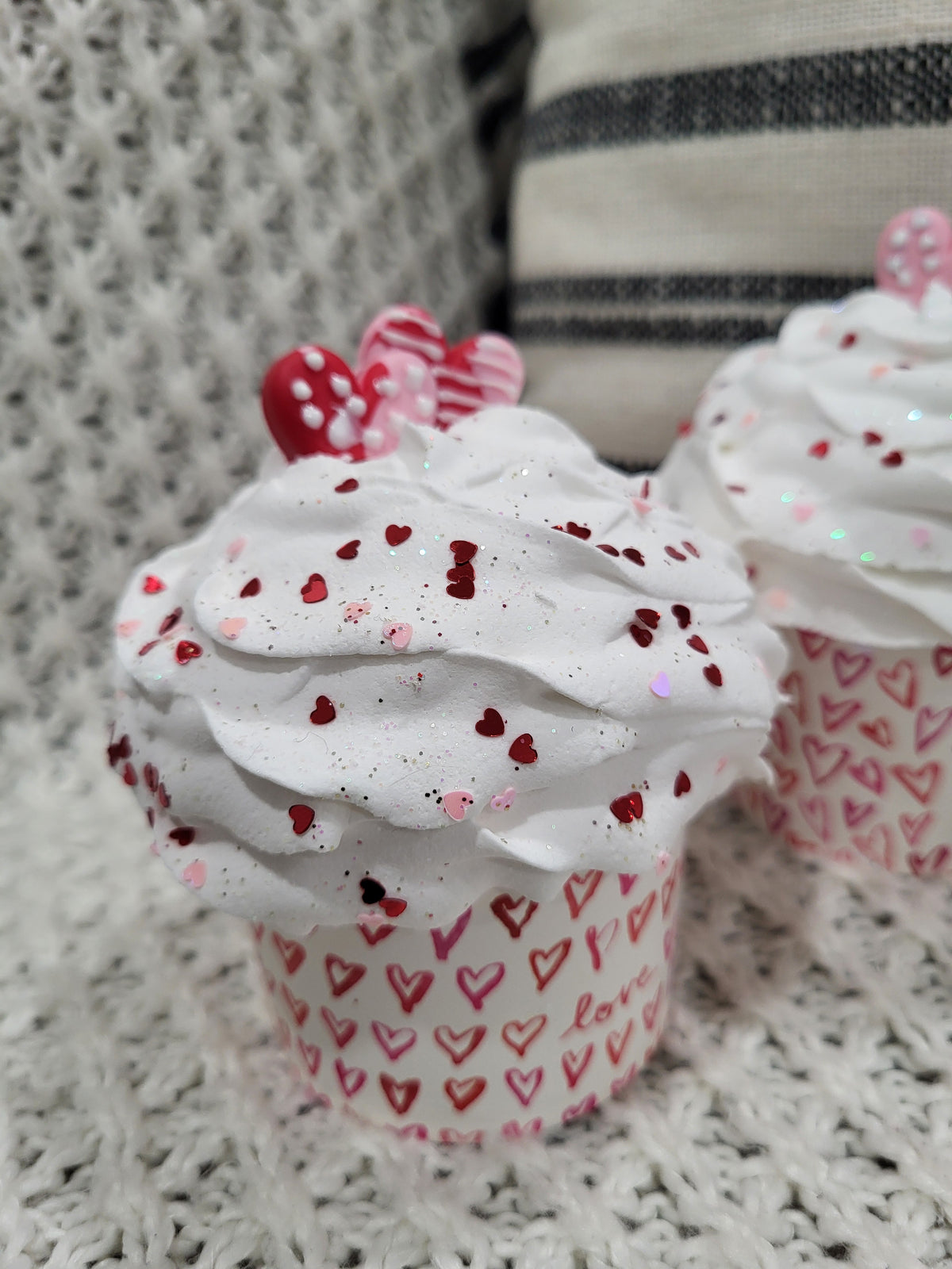 Pip Posh Design Faux Sweet Décor Hearts White Whipped Cupcake Assortment Set Of 4 Bakery Collection