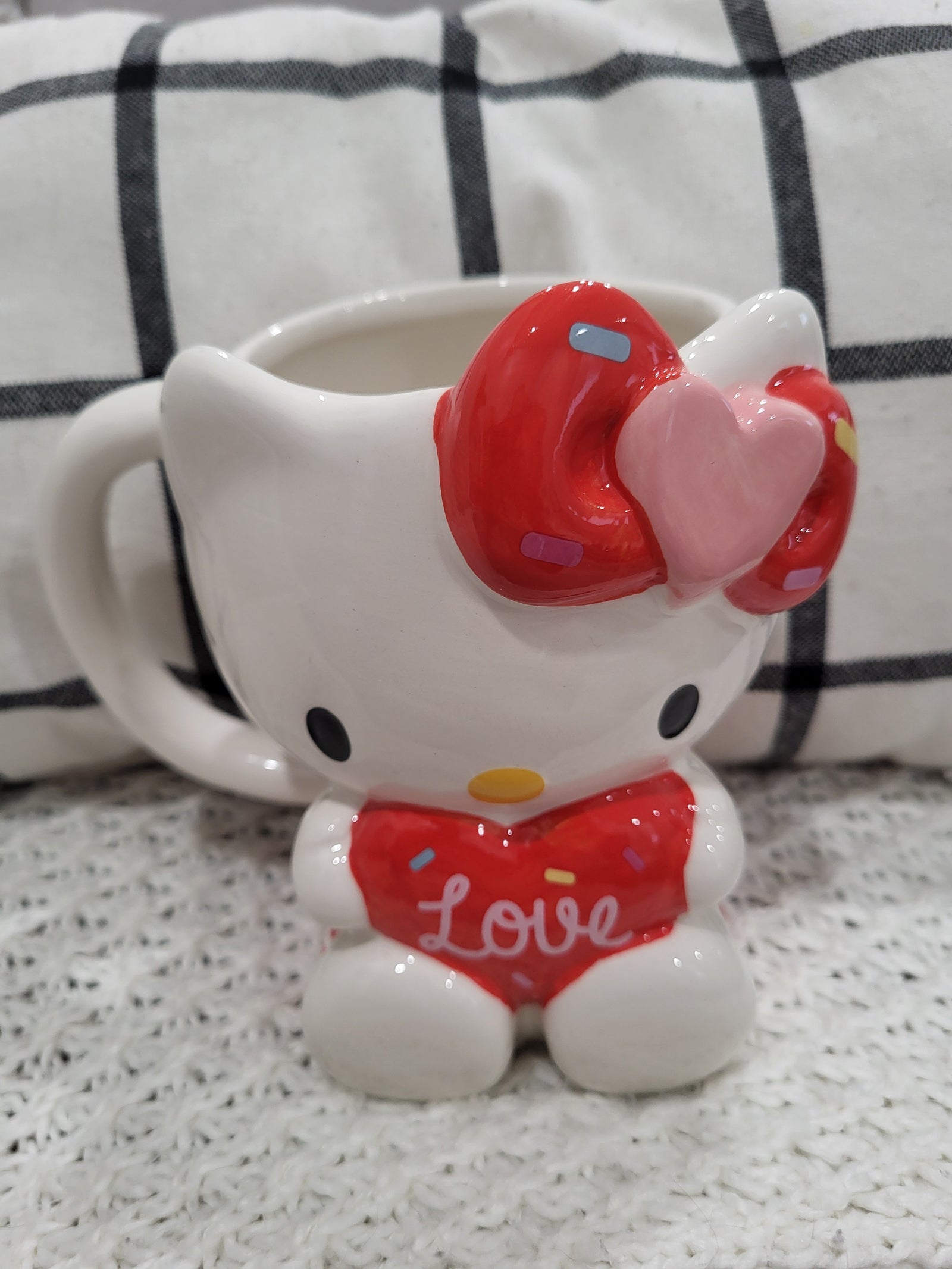 Hello Kitty 20oz Love Heart Mug HK Collection