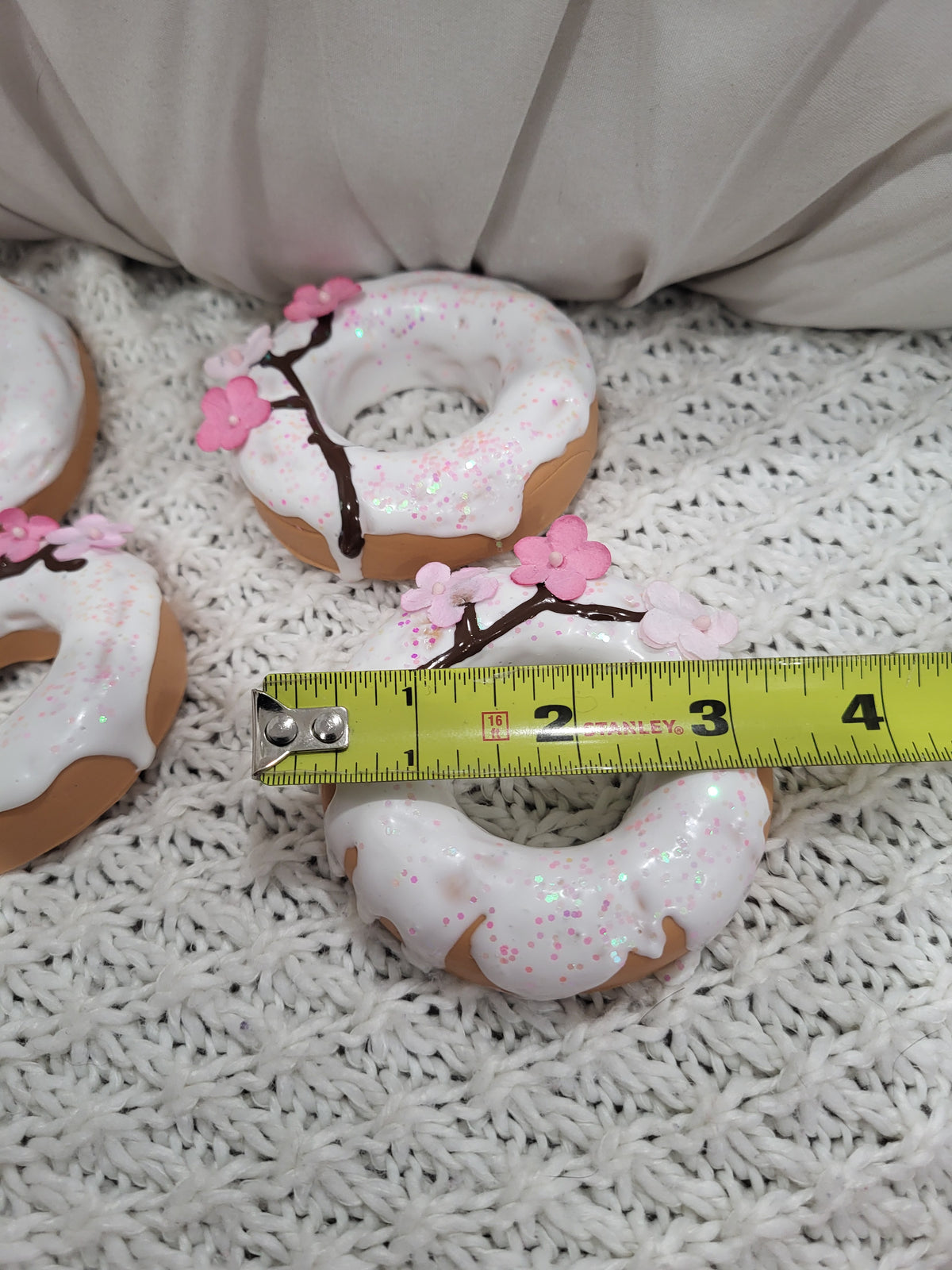 Pip Posh Design Faux Sweet Décor Cherry Blossom White Frosted Donuts Set Of 4 Spring Bakery Collection