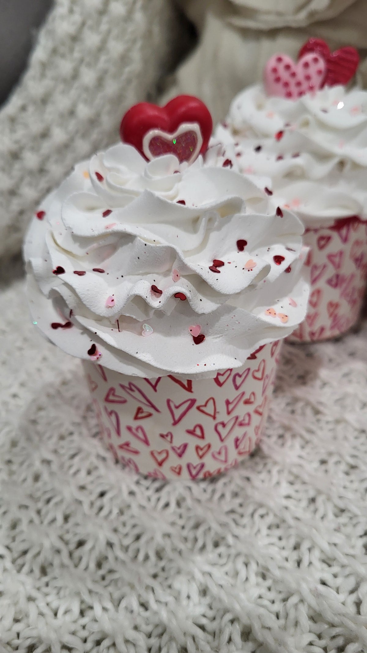 Pip Posh Design Faux Sweet Decor Valentine Hearts White Whipped Cupcakes Set Of 4 Bakery Collection