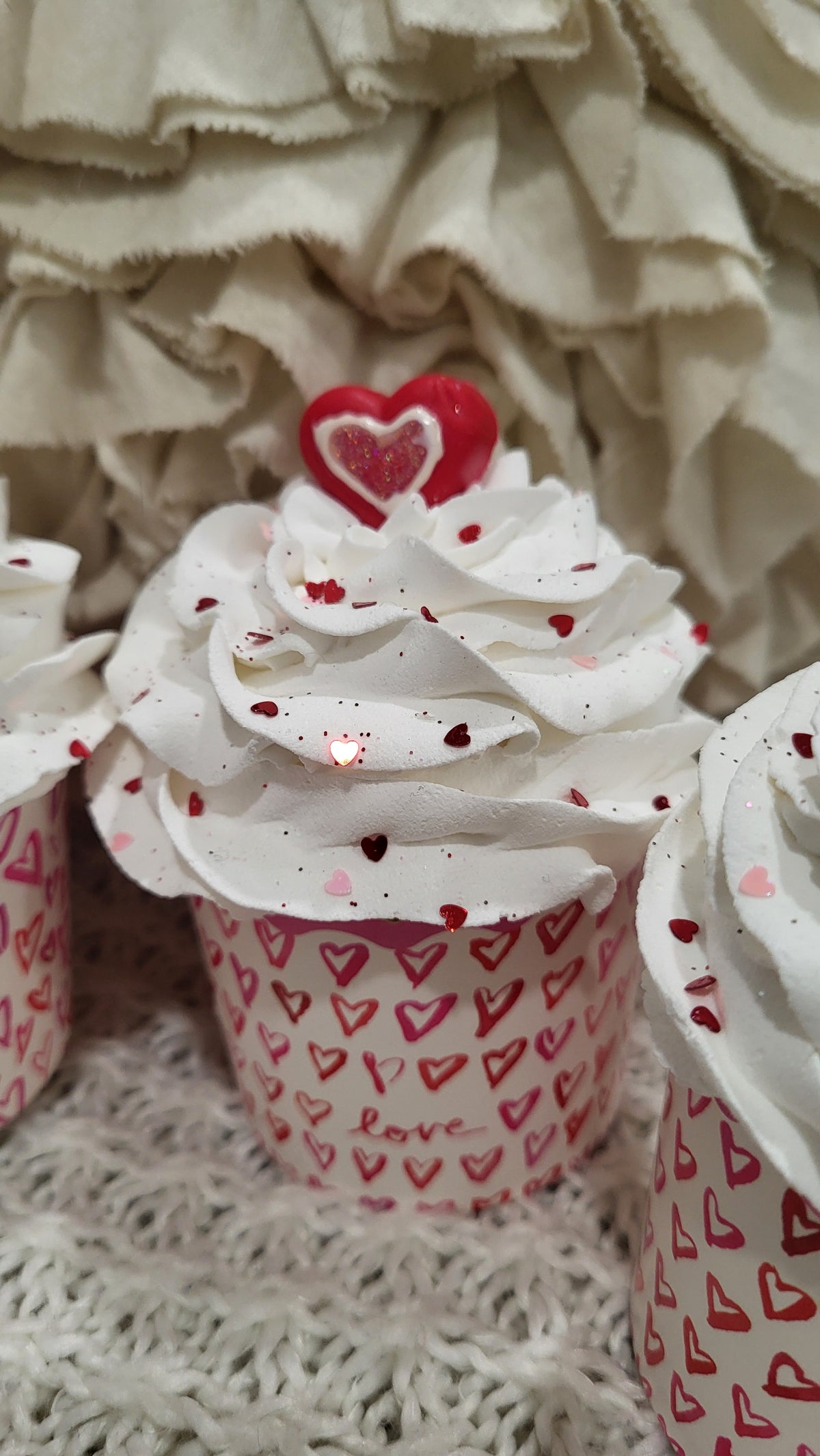 Pip Posh Design Faux Sweet Decor Valentine Hearts White Whipped Cupcakes Set Of 4 Bakery Collection