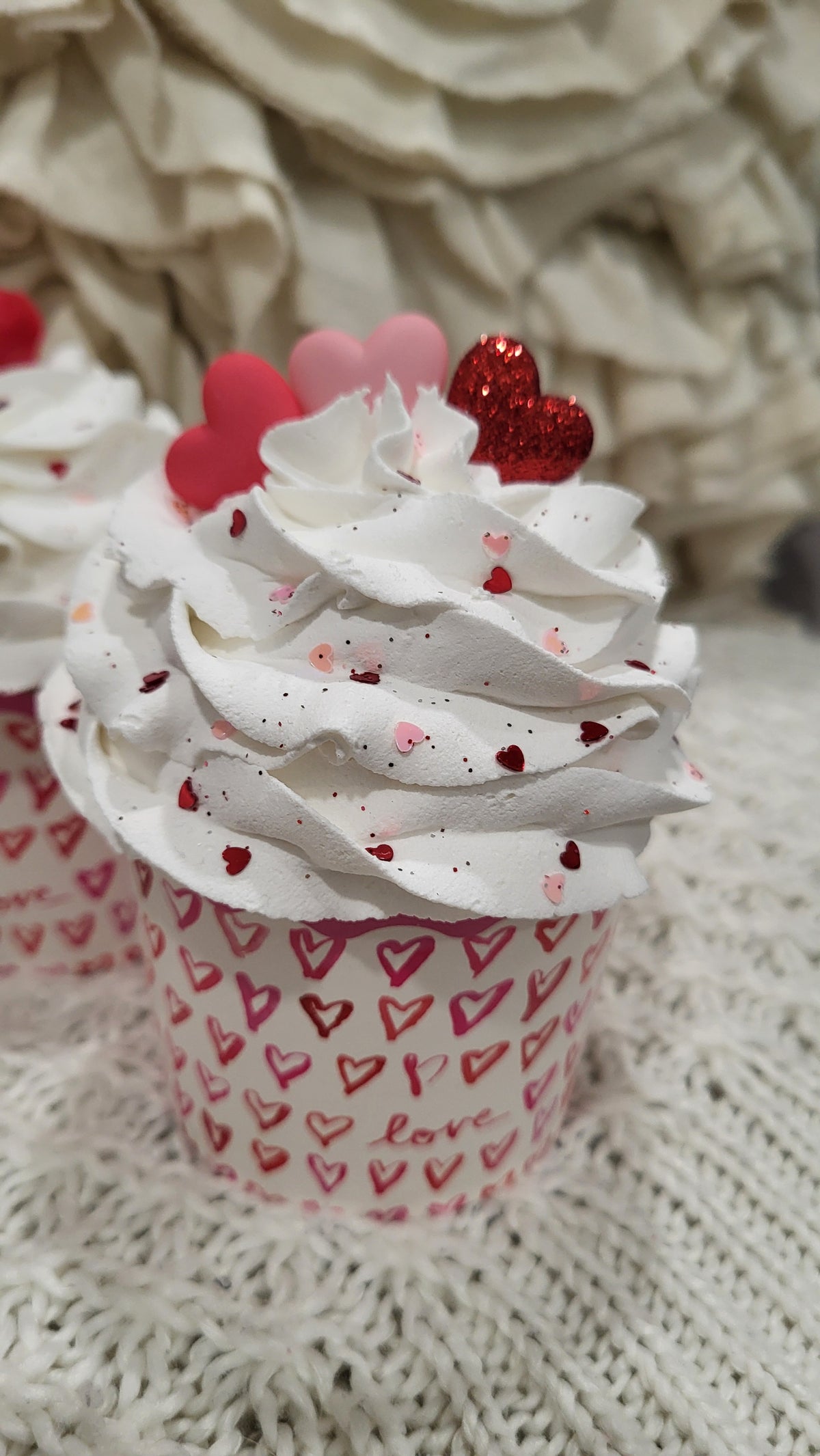 Pip Posh Design Faux Sweet Decor Valentine Hearts White Whipped Cupcakes Set Of 4 Bakery Collection