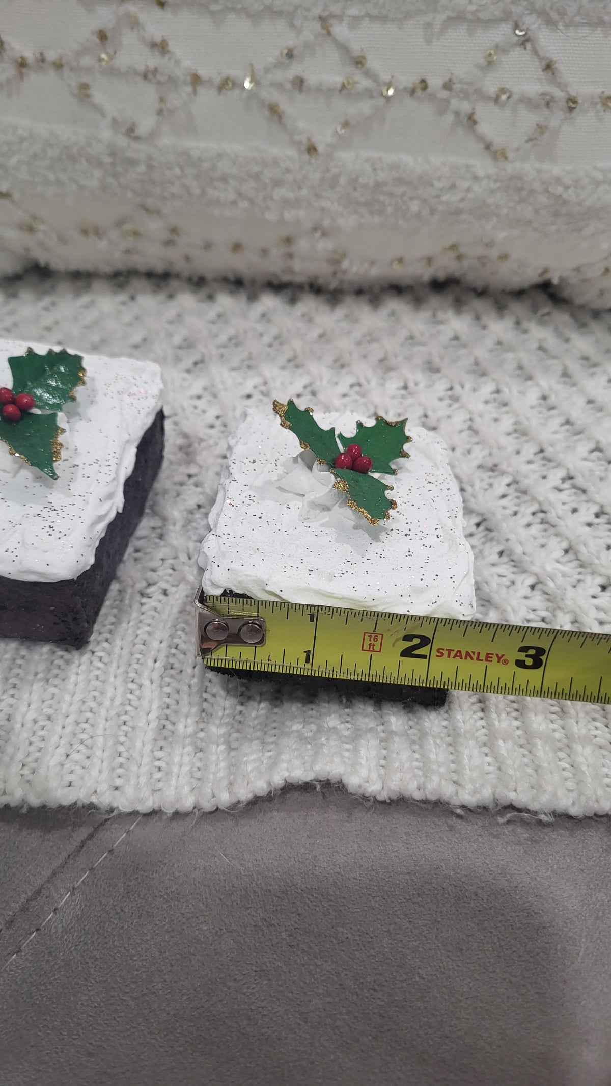 Pip Posh Design Faux Sweet Décor Mistletoe Brownie Set Of 2 Holiday Collection
