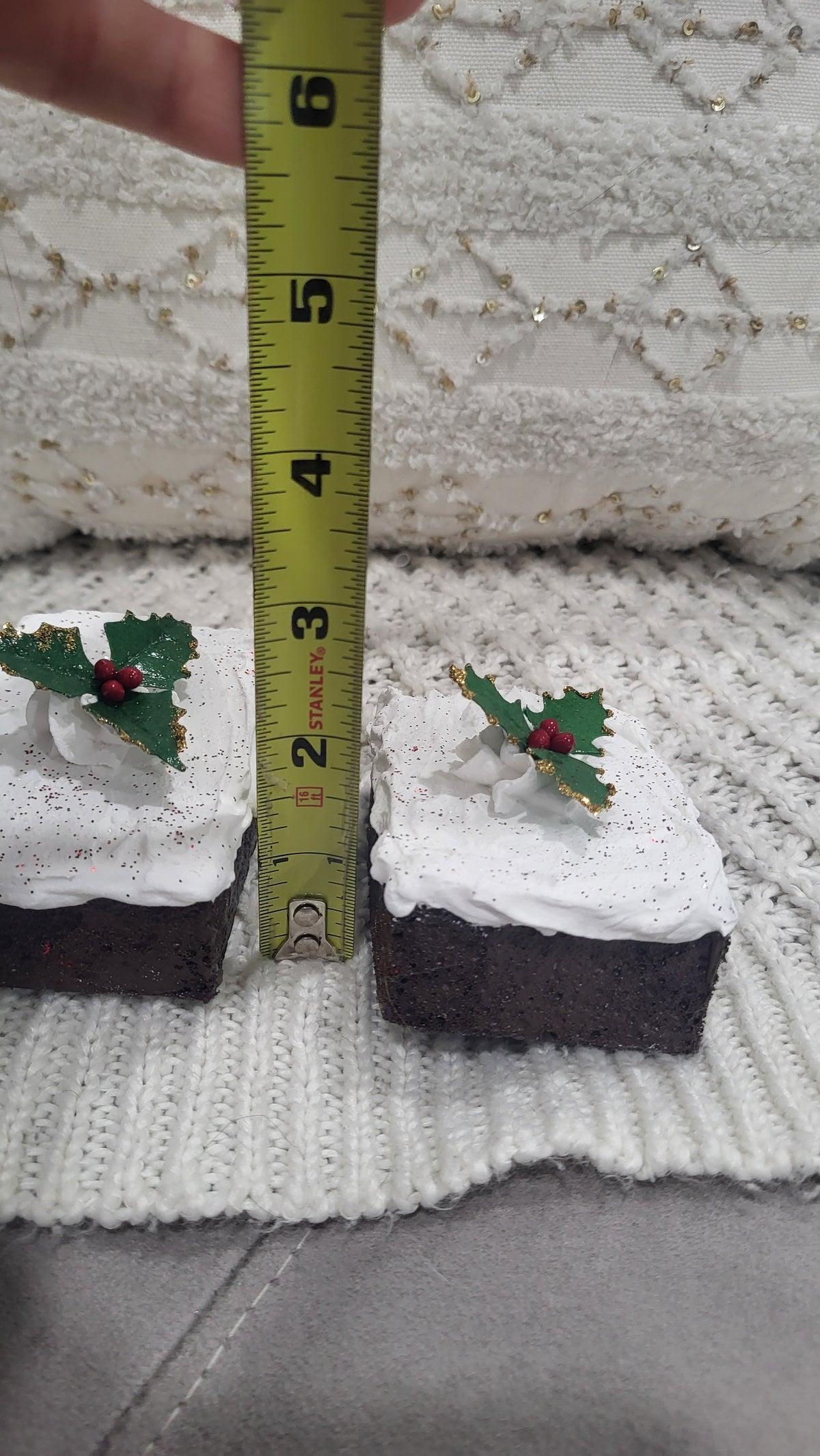 Pip Posh Design Faux Sweet Décor Mistletoe Brownie Set Of 2 Holiday Collection