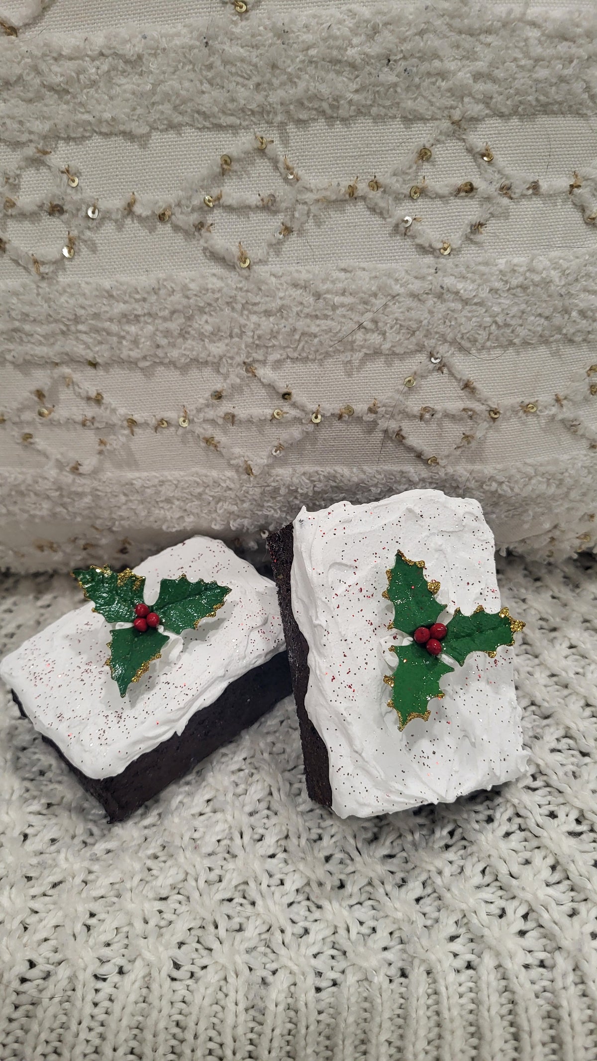 Pip Posh Design Faux Sweet Décor Mistletoe Brownie Set Of 2 Holiday Collection