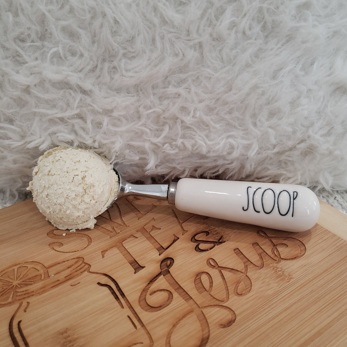 Rae Dunn &quot;Scoop&quot; Ice Cream Scooper &amp; Pip Posh Designs Faux Sweet Décor Vanilla Ice Cream Scoop