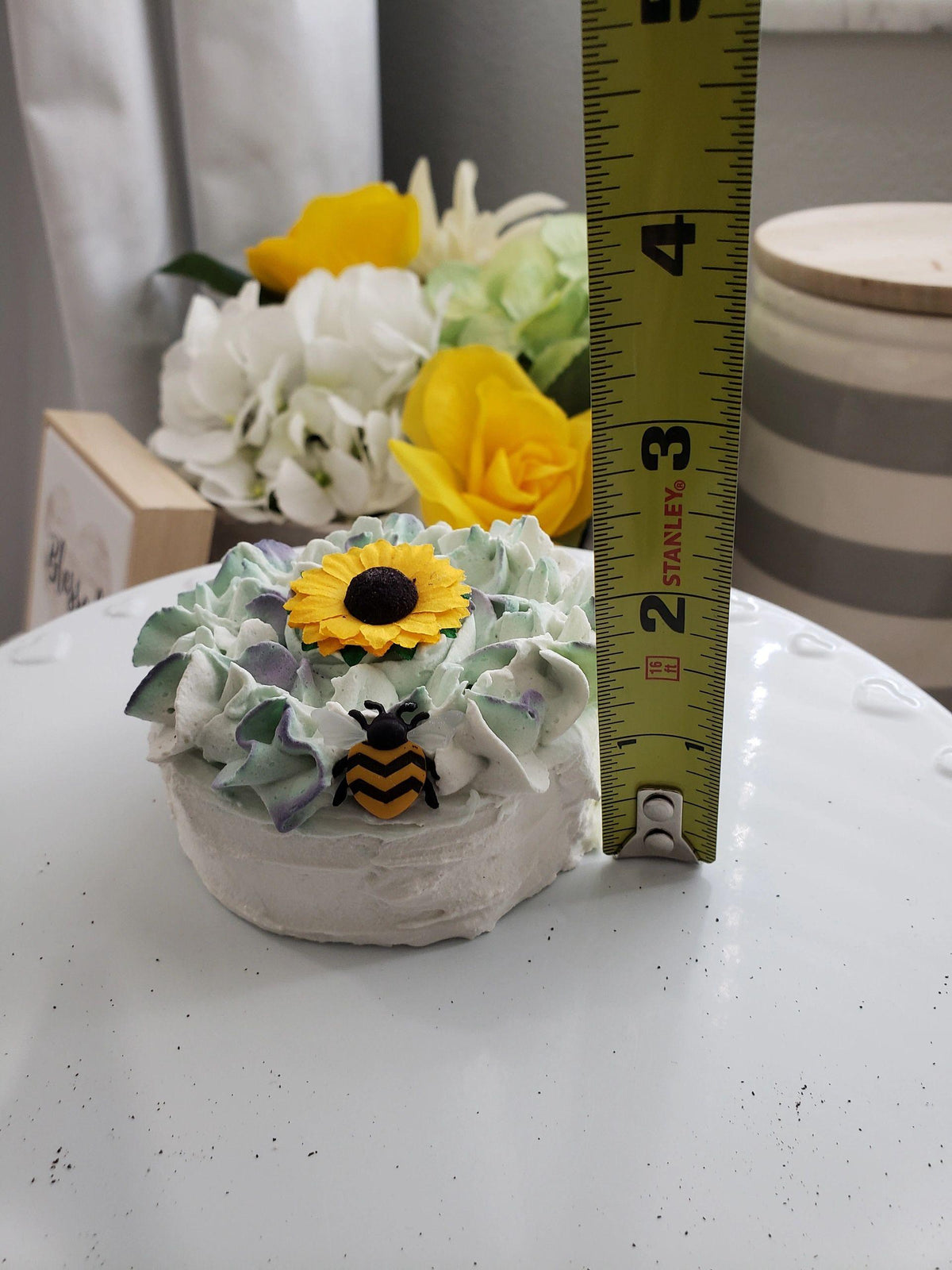 Pip Posh Design Faux Sweet Décor Mini Sunflower Bee Cake