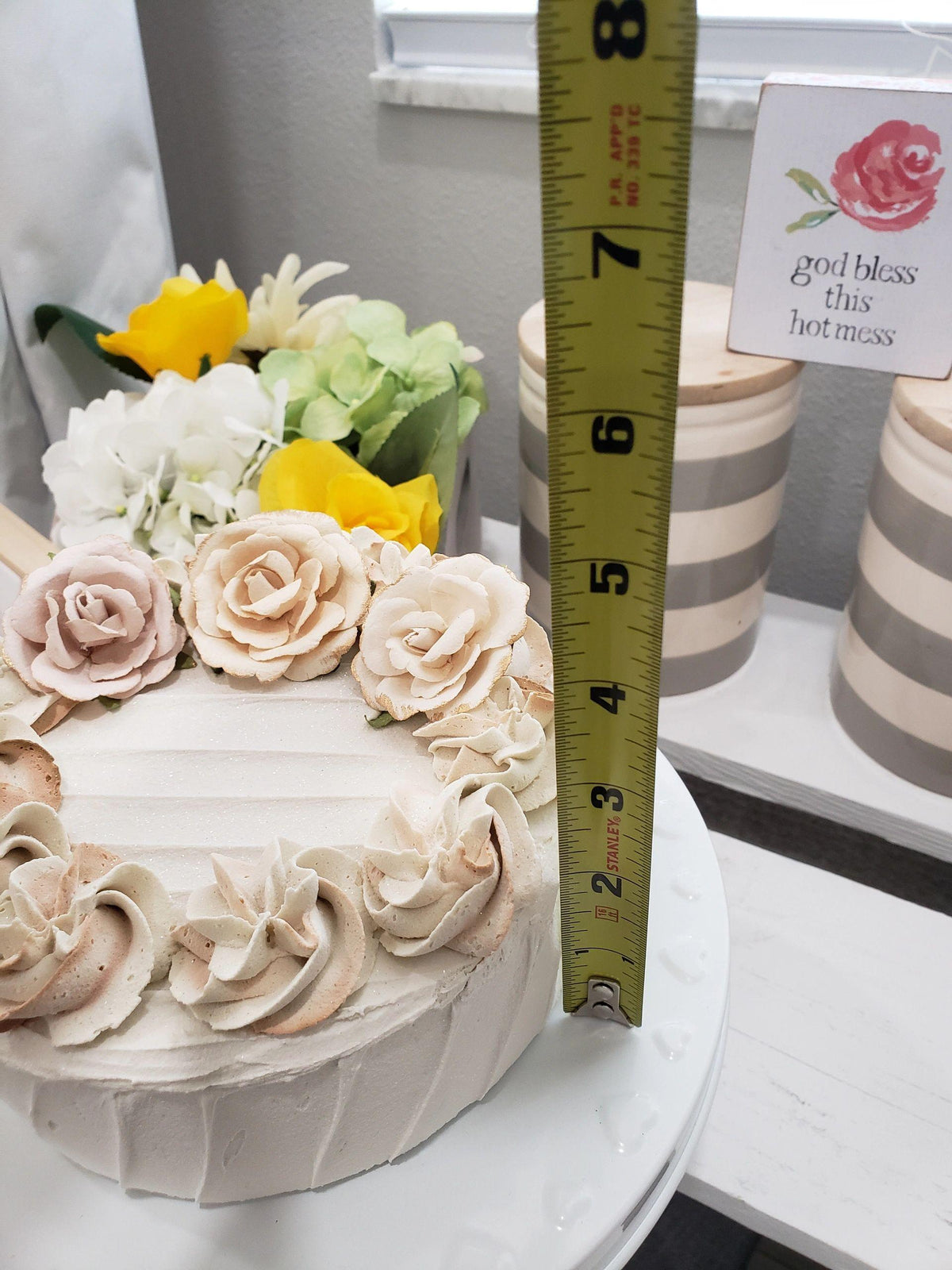 Pip Posh Design Faux Sweet Décor Ivory Vanilla Rose Cake