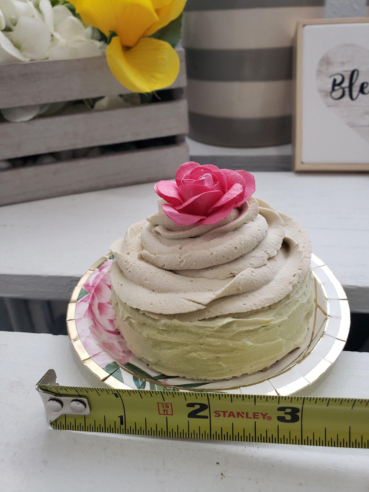 Pip Posh Design Faux Sweet Décor Mini Ivory Whipped Pink Flower Cake Collection