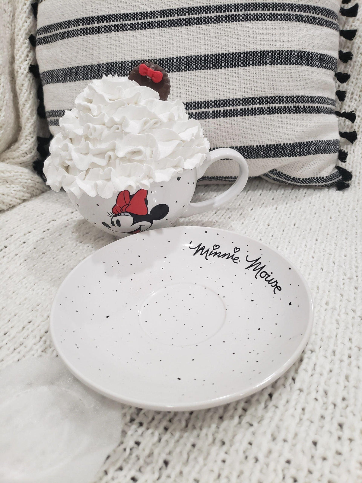 Pip Posh Design Faux Sweet Décor Disney&#39;s Minnie Mouse Tea Cup and Whipped Topper Collection