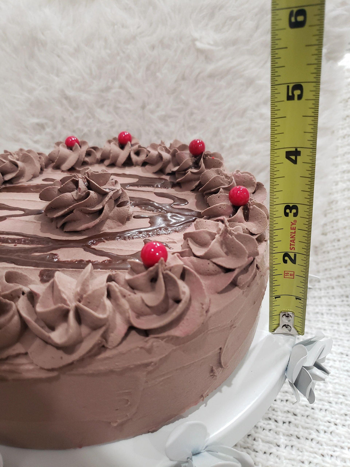 Pip Posh Design Faux Sweet Décor Chocolate Cranberry Holiday Cake Collection