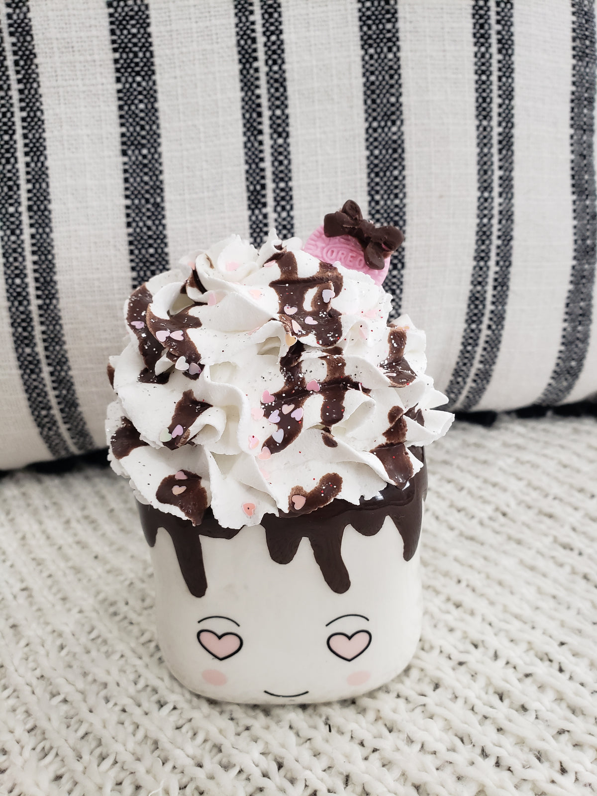 Pip Posh Design&#39;s Faux Sweet Décor  &quot;Heart Eyes&quot; Mini Marshmallow Mug &amp; Topper Collection