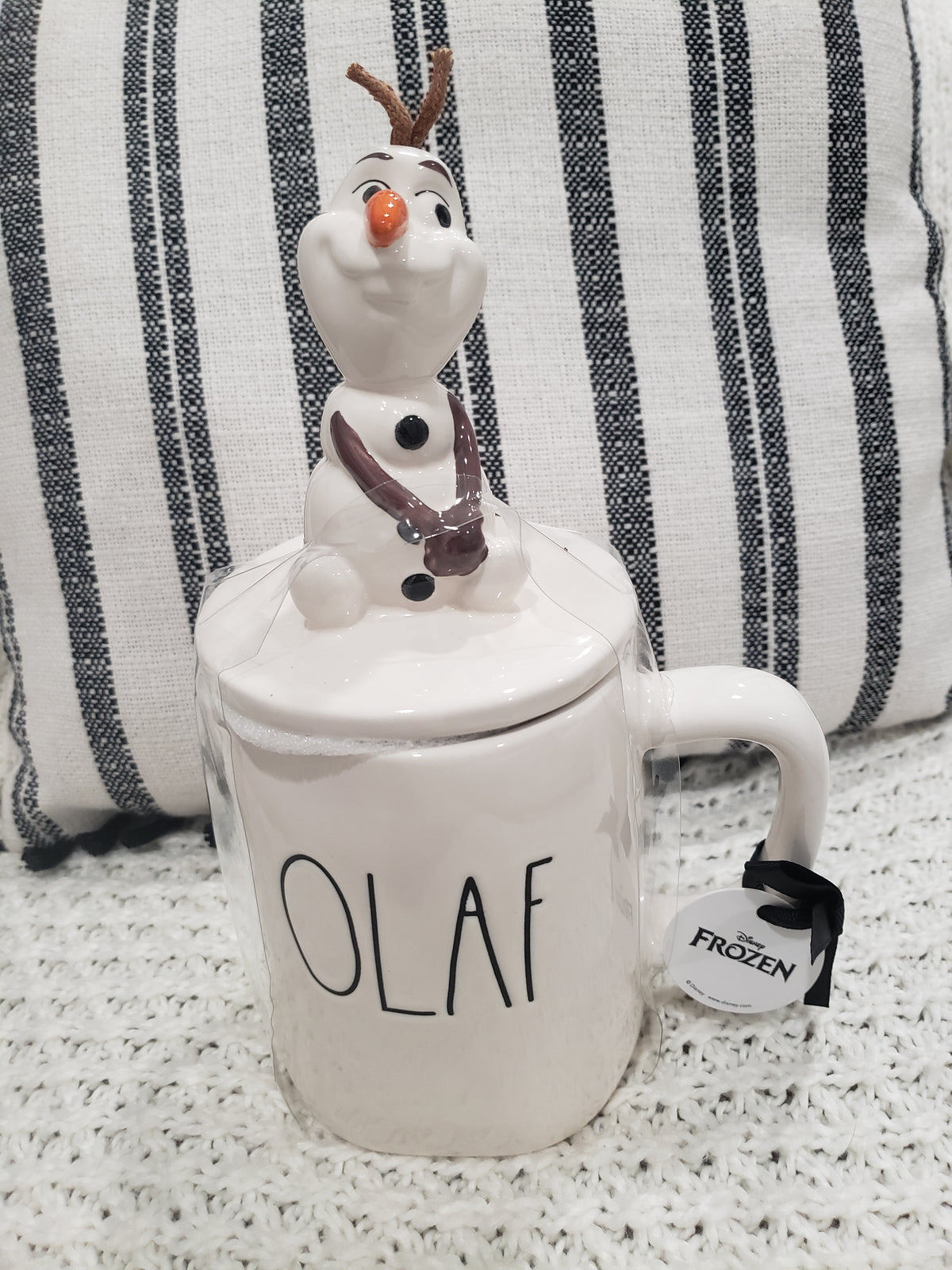 Rae Dunn &quot;Olaf&quot; White Mug and Olaf Lid Mug Topper Disney&#39;s Frozen Collection