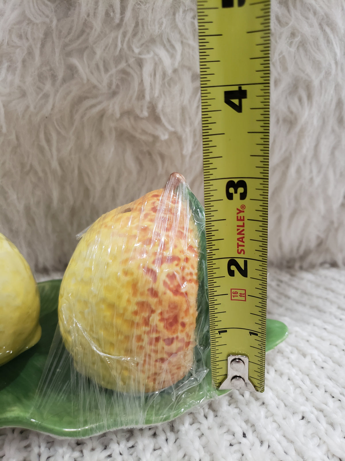 Farm House Style Lemon Salt &amp; Pepper Shakers Set With Leaf Rest