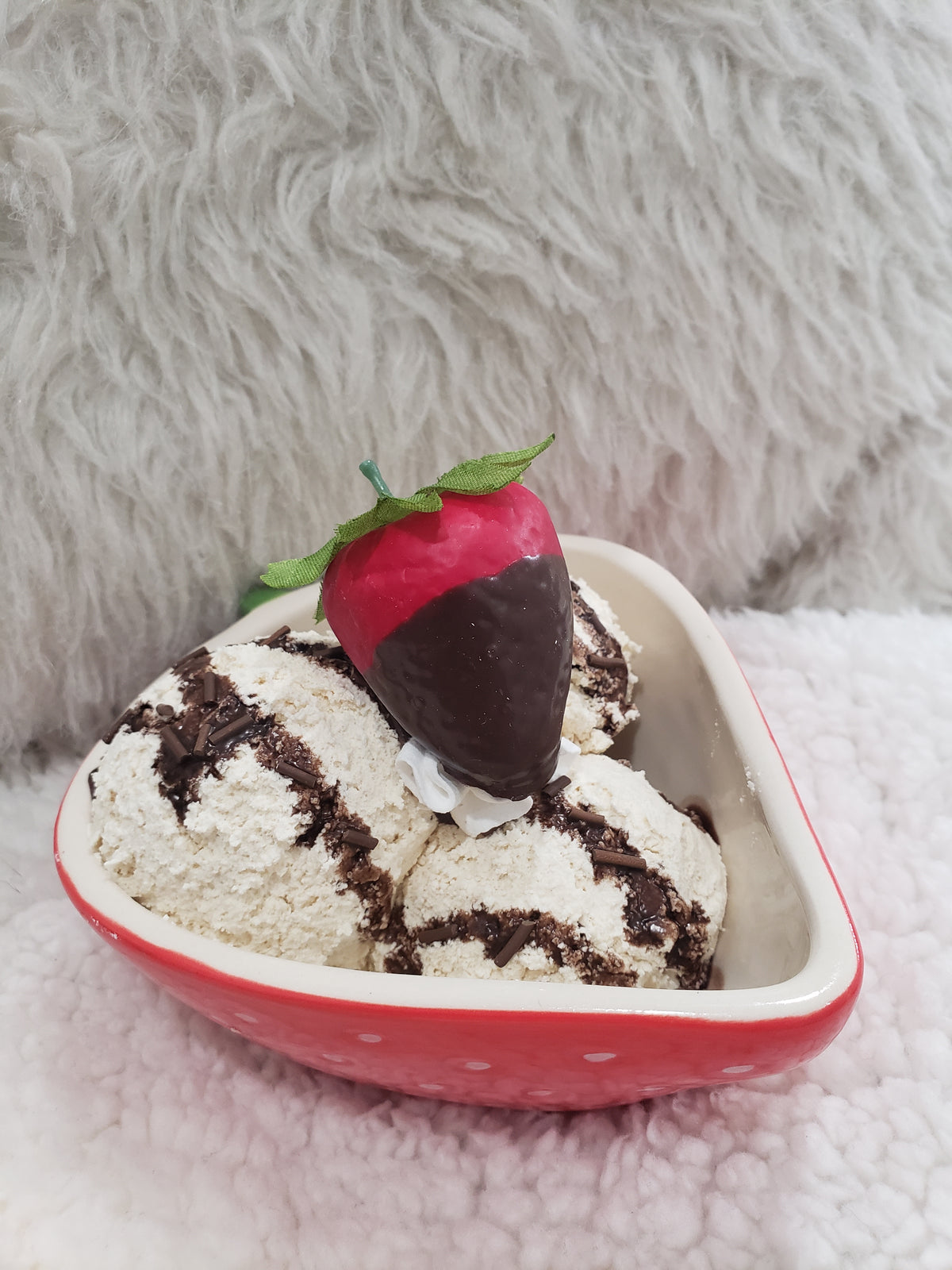 Pip Posh Design Faux Sweet Décor Strawberry Dish &amp; Vanilla Chocolate Drizzle Dessert Collection