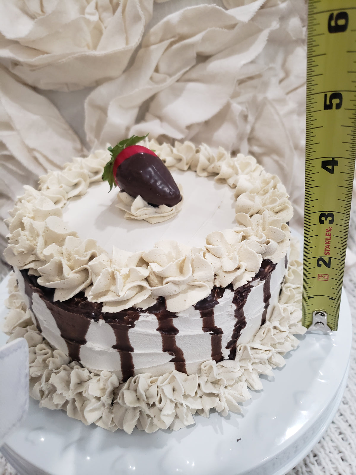 Pip Posh Design Faux Sweet Décor Strawberry Ivory Chocolate Cake Collection