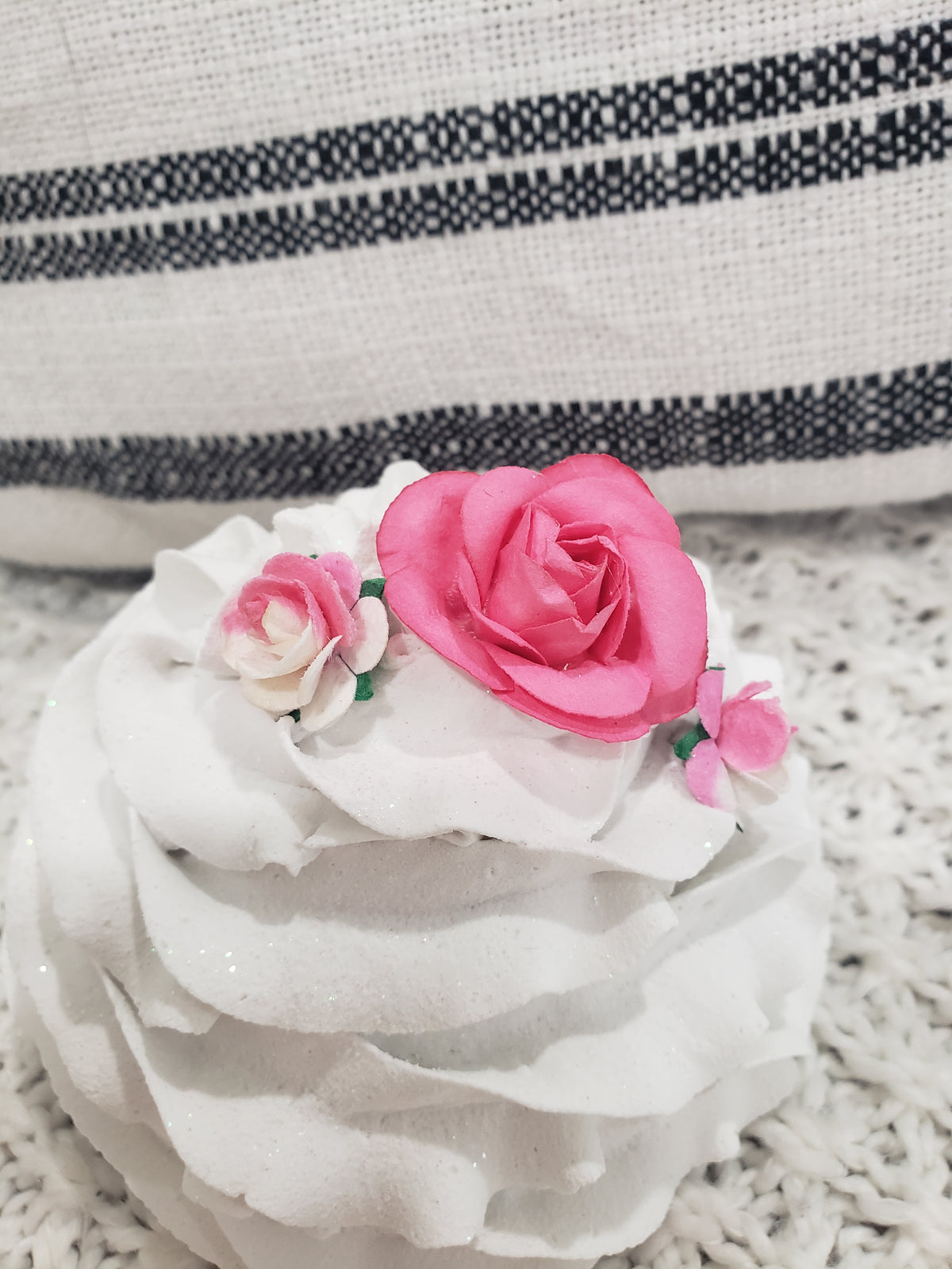 Pip Posh Design Faux Sweet Décor White Whipped Pink Flower Mug Topper