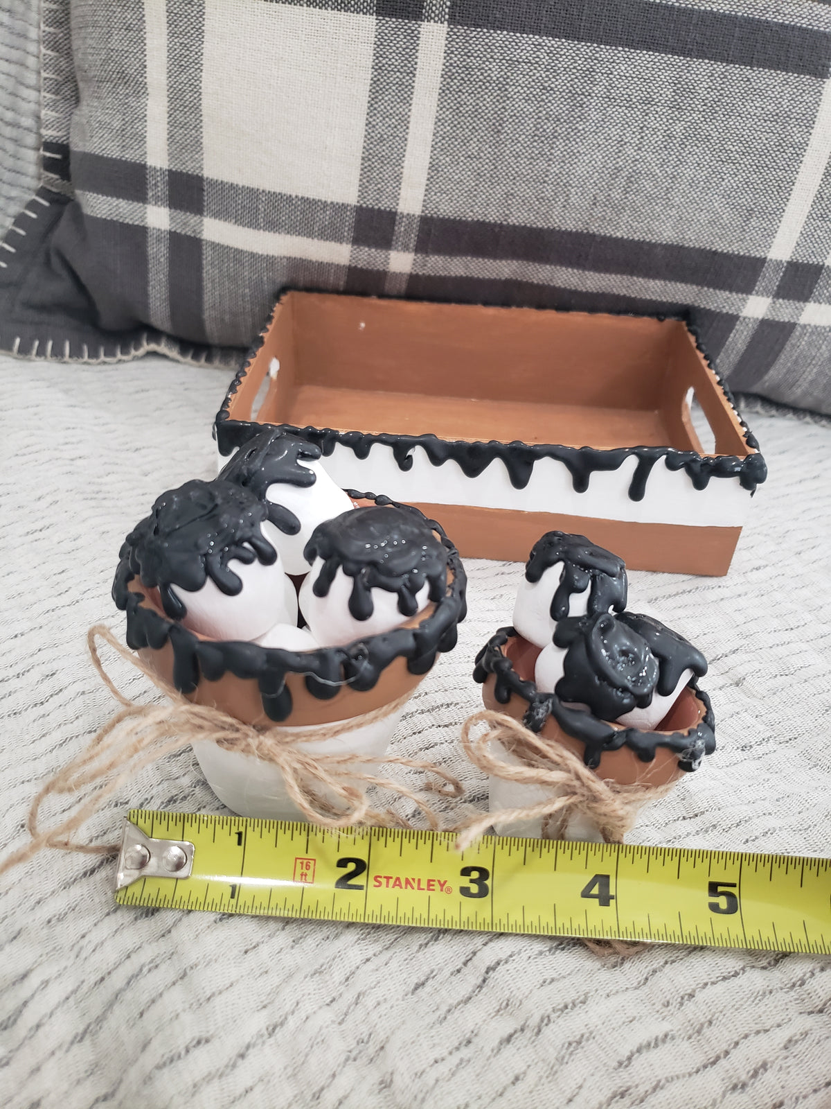 Pip Posh Design Faux Sweet Décor Marshmallow S&#39;mores &amp; Tray Bundle