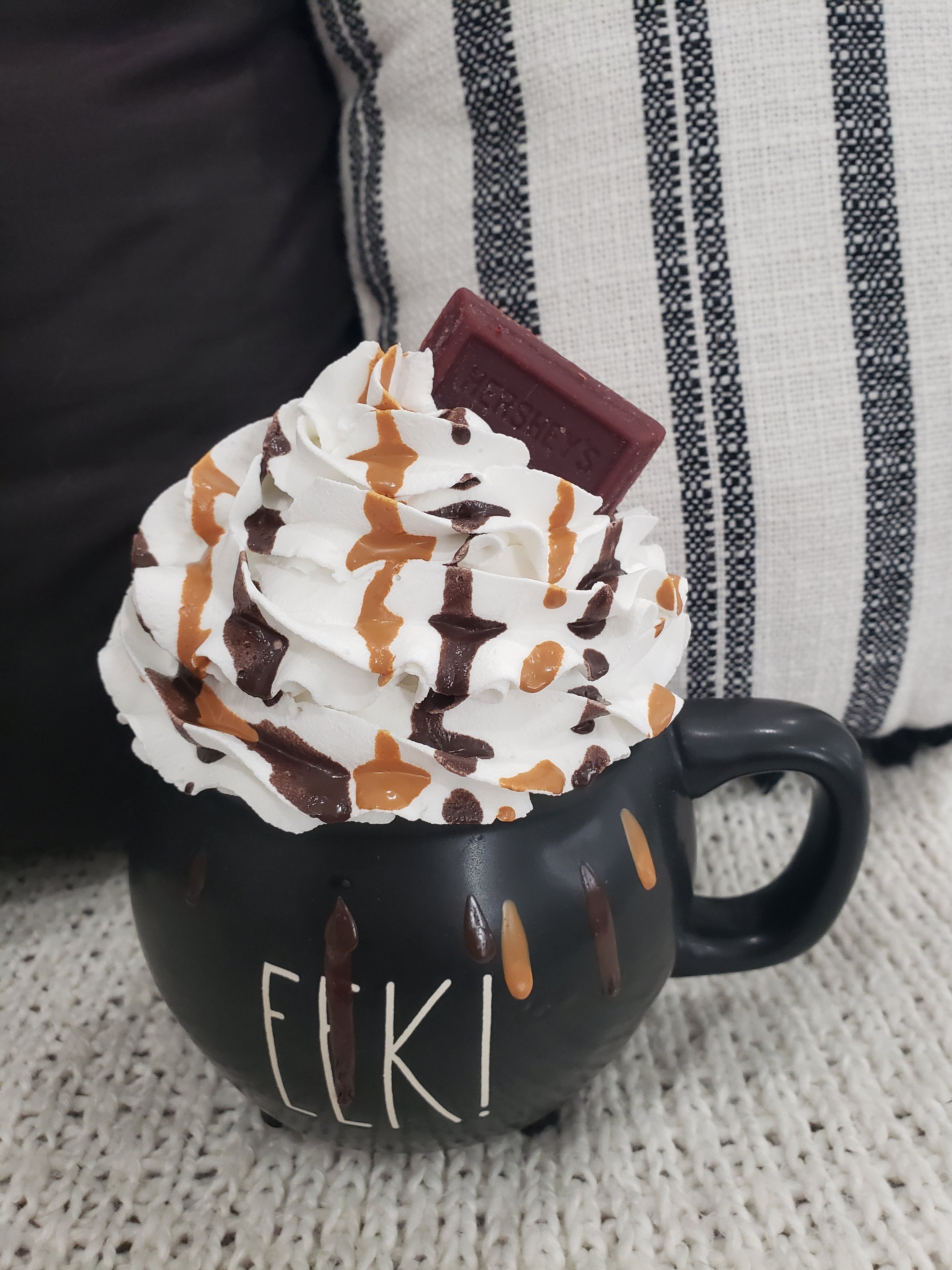 Rae Dunn "EEK!" Black Cauldron Mug & Pip Posh Design Faux Sweet Décor Carmel Chocolate Drizzle White Whipped Topper