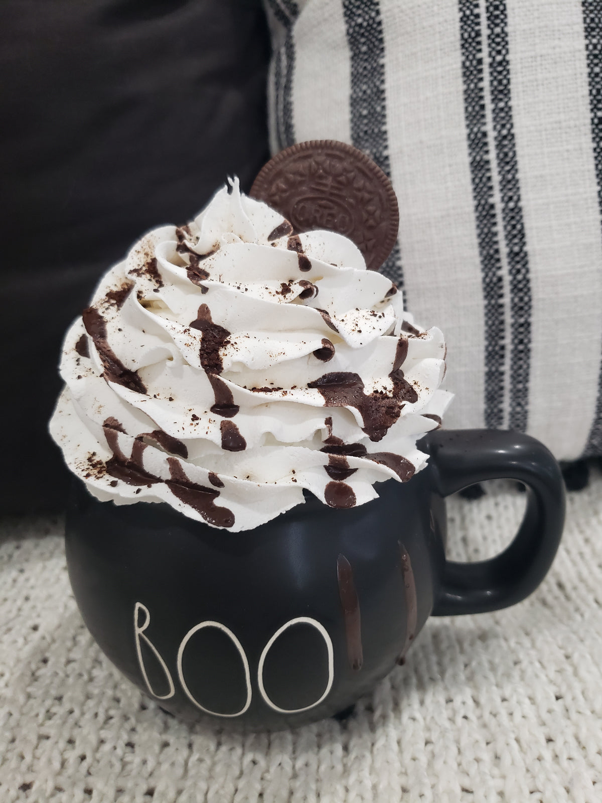 Rae Dunn &quot;Boo&quot; Black Cauldron Mug &amp; Pip Posh Design Faux Sweet Décor White Whipped Oreo Cookie Topper