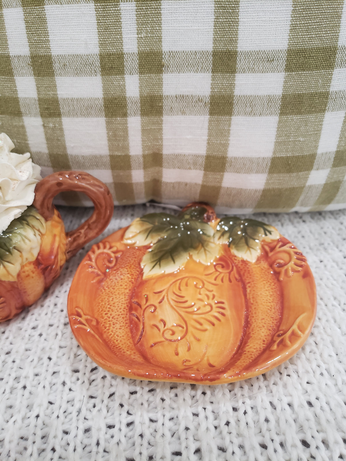 Pip Posh Design Faux Sweet Décor Harvest Pumpkin Tea Cup &amp; Ivory Fall Whipped Topper