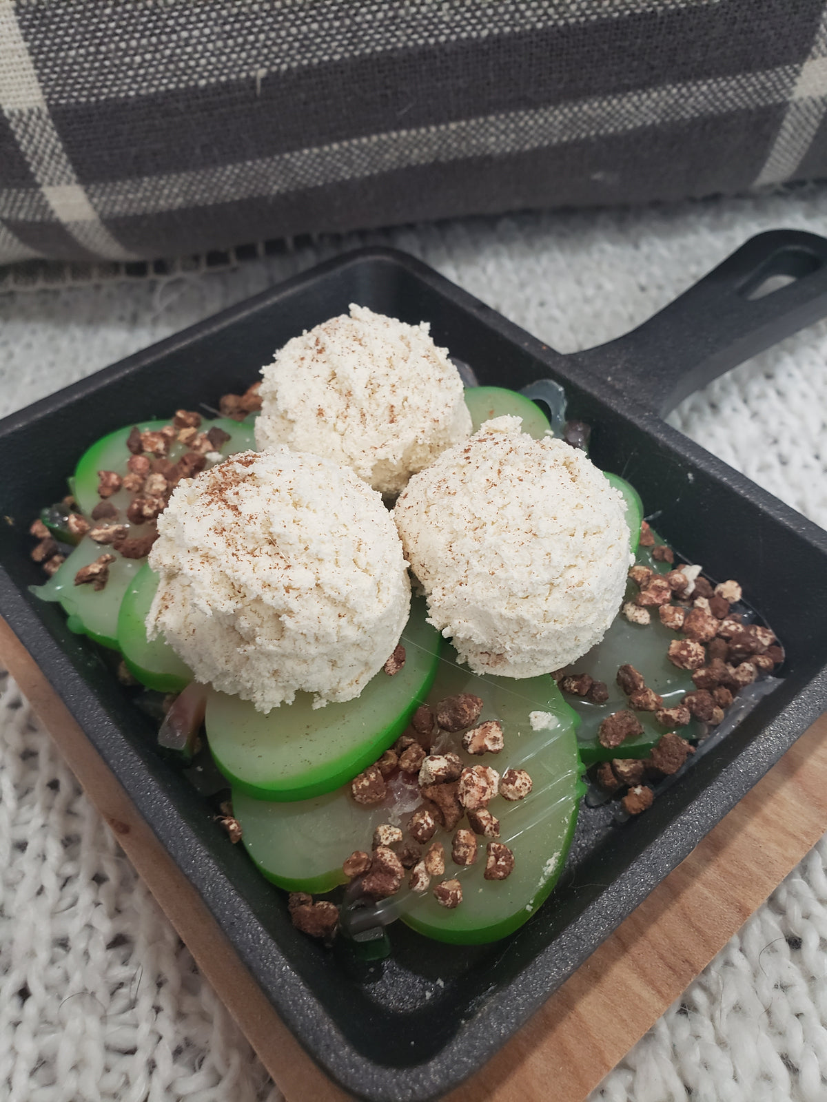 Pip Posh Design Faux Sweet Décor Mini Green Apple Crumble Ice Cream Skillet Dessert On A Wooden Trivet