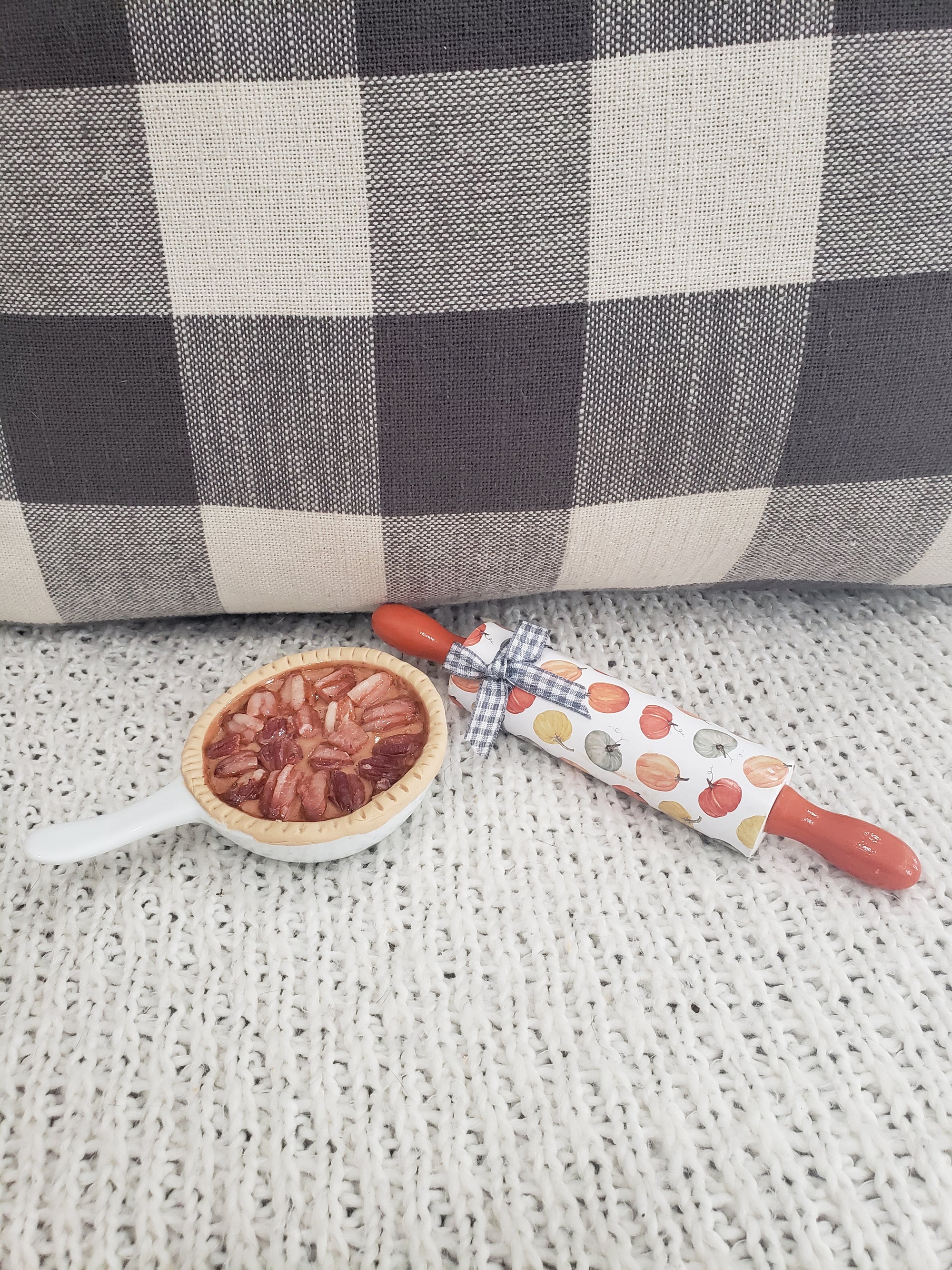 Pip Posh Design Faux Sweet Décor Mini Pecan Pie & Mini Pumpkin Rolling Pin Bundle