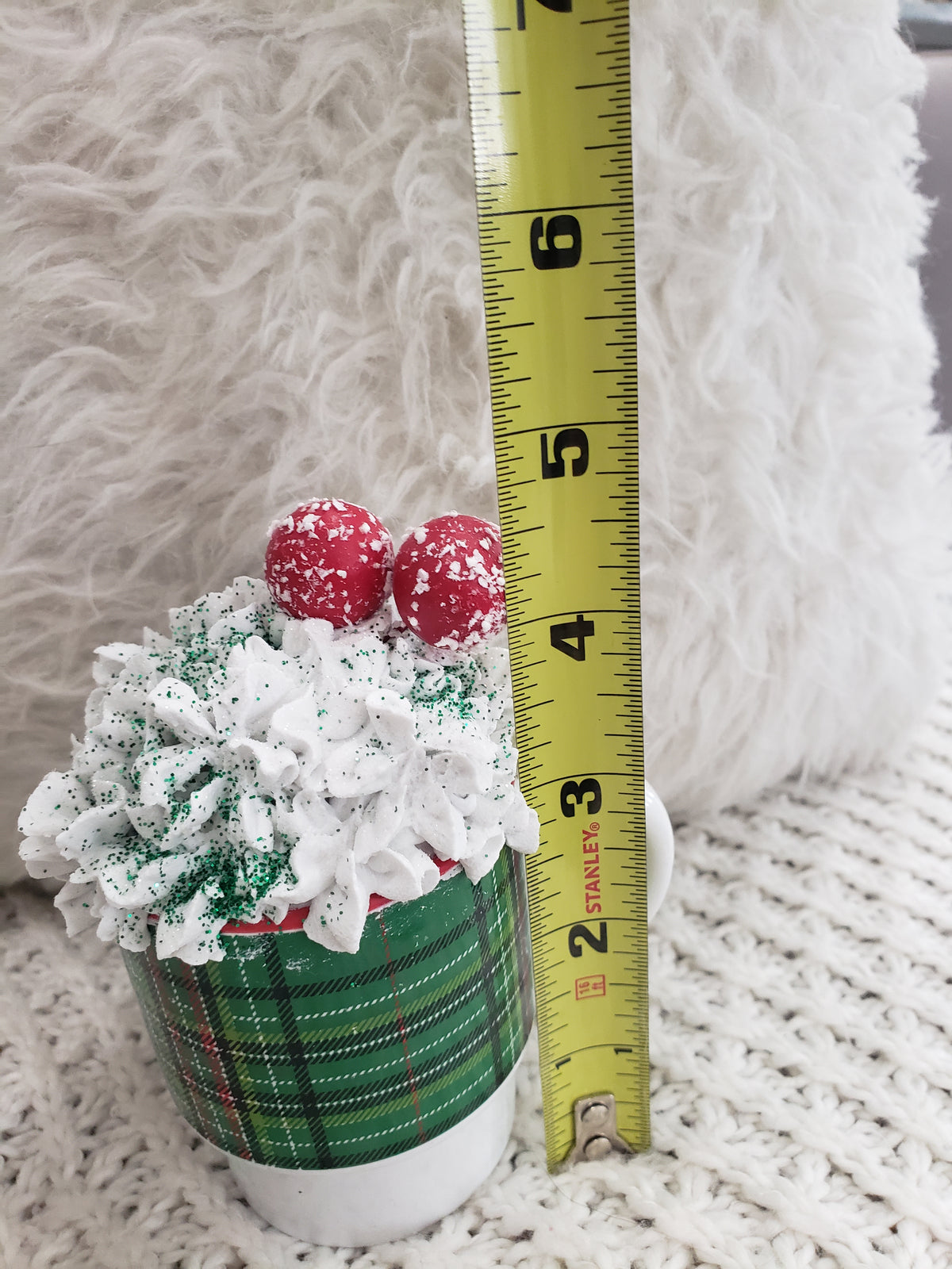 Pip Posh Design Faux Sweet Décor Holiday Mini Mug &amp; White Whipped Berries Topper Collection