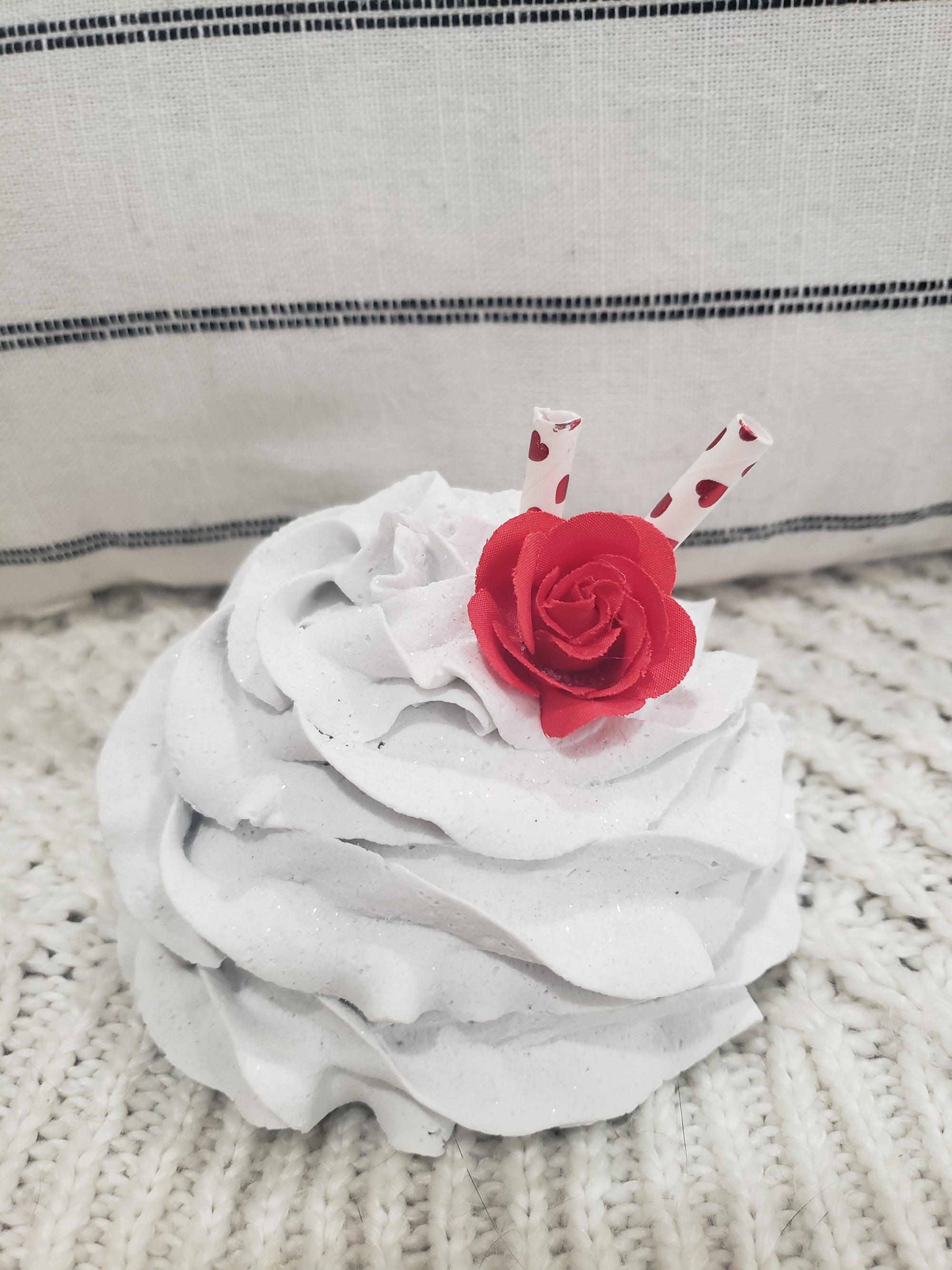 Pip Posh Design Faux Sweet Décor Red Rose White Whipped Mug Topper