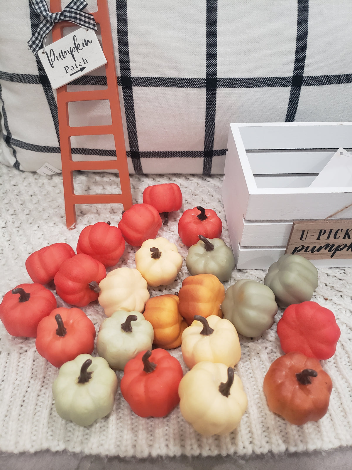 Pip Posh Design Faux Sweet Décor Pumpkin Patch &amp; U Pick Pumpkins Tier Décor Mini Bundle