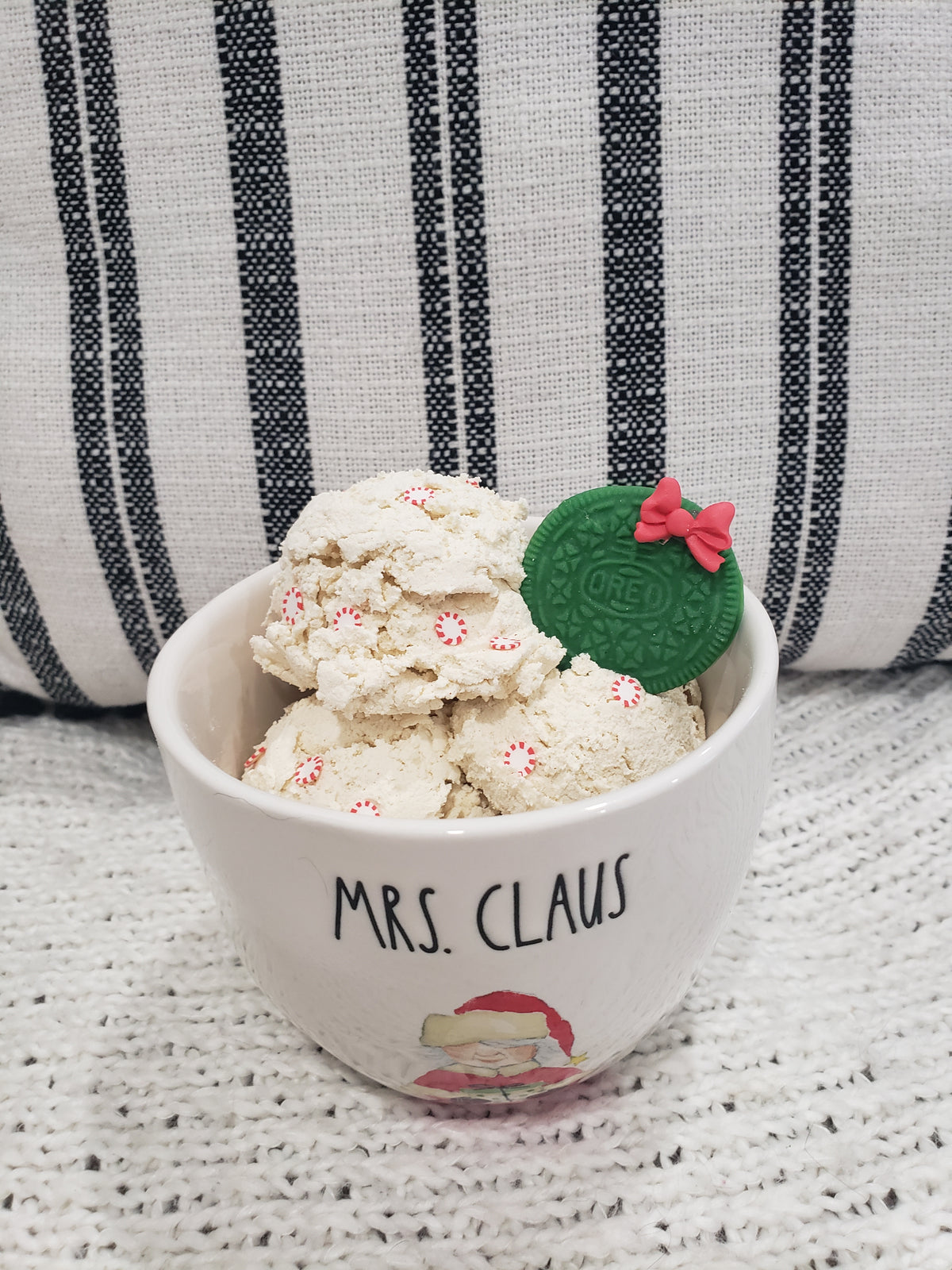 Rae Dunn &quot;Mrs. Claus&quot; Bowl &amp; Pip Posh Design Faux Sweet Décor Vanilla Peppermint Ice Cream Dessert Bowl Holiday Collection