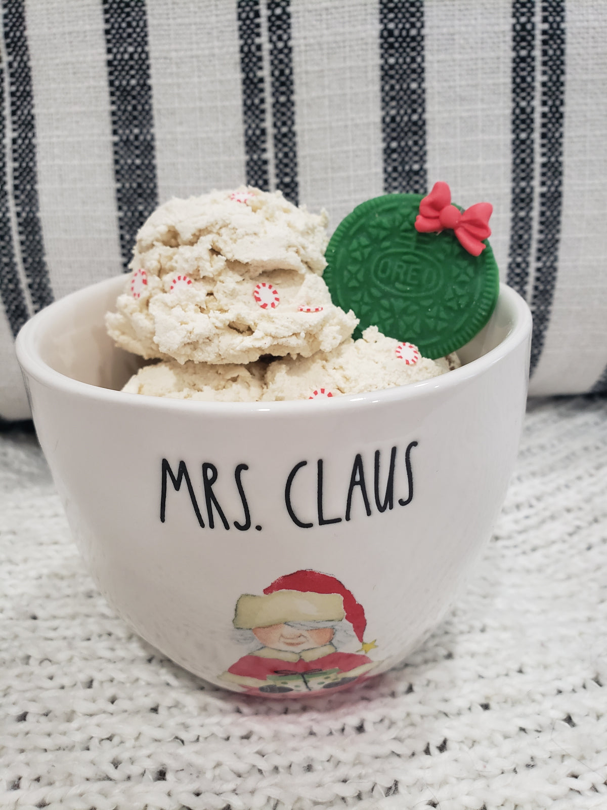 Rae Dunn &quot;Mrs. Claus&quot; Bowl &amp; Pip Posh Design Faux Sweet Décor Vanilla Peppermint Ice Cream Dessert Bowl Holiday Collection