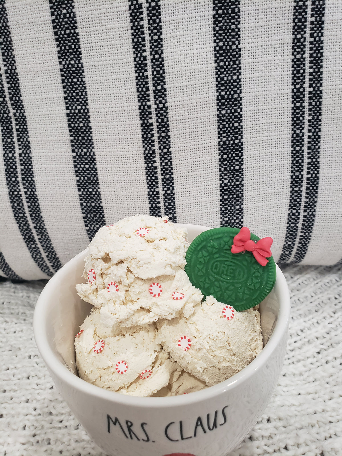Rae Dunn &quot;Mrs. Claus&quot; Bowl &amp; Pip Posh Design Faux Sweet Décor Vanilla Peppermint Ice Cream Dessert Bowl Holiday Collection