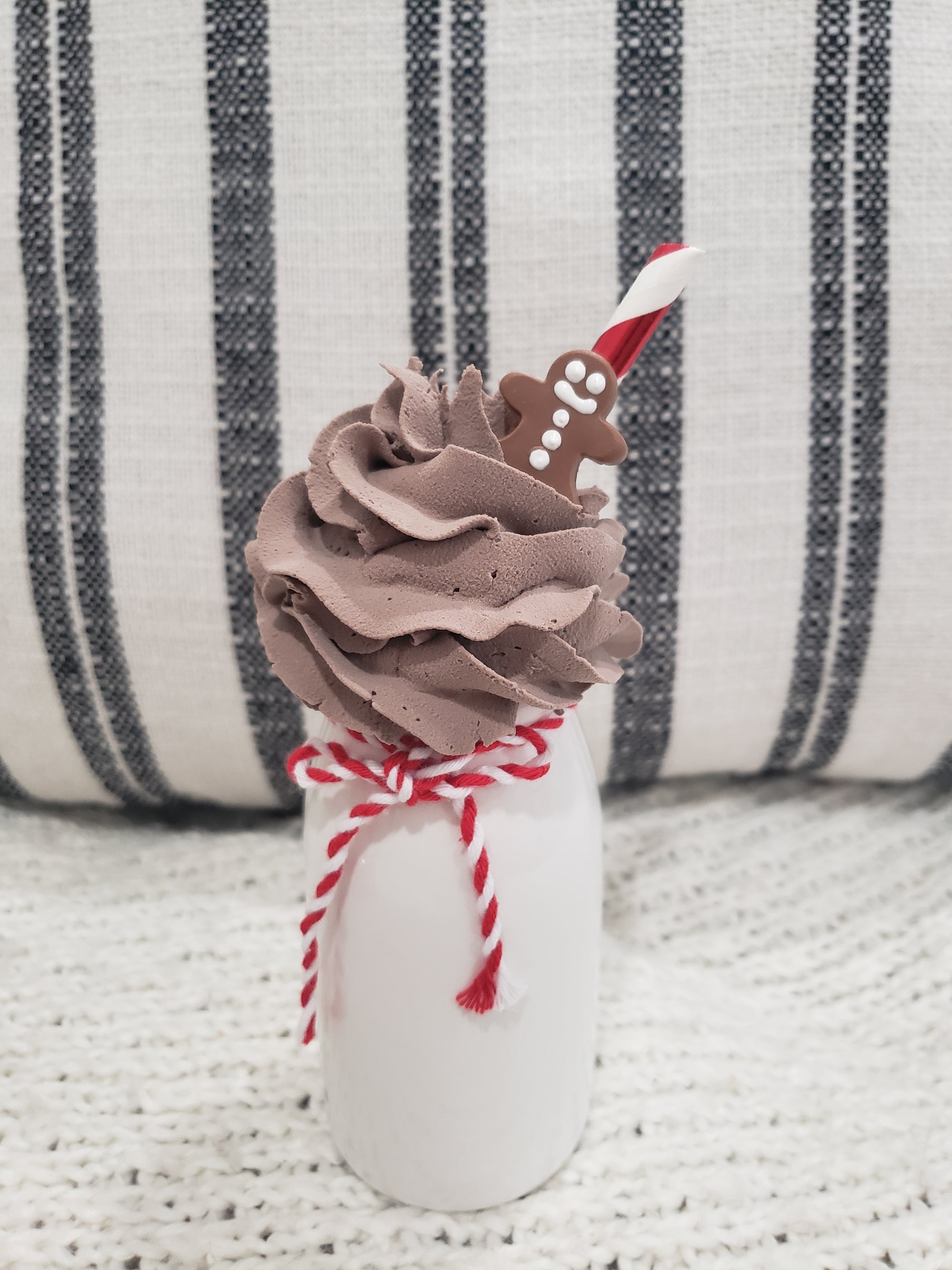 Pip Posh Design Faux Sweet Décor Mini White Jar & Chocolate Whipped Gingerbread Topper Holiday Collection