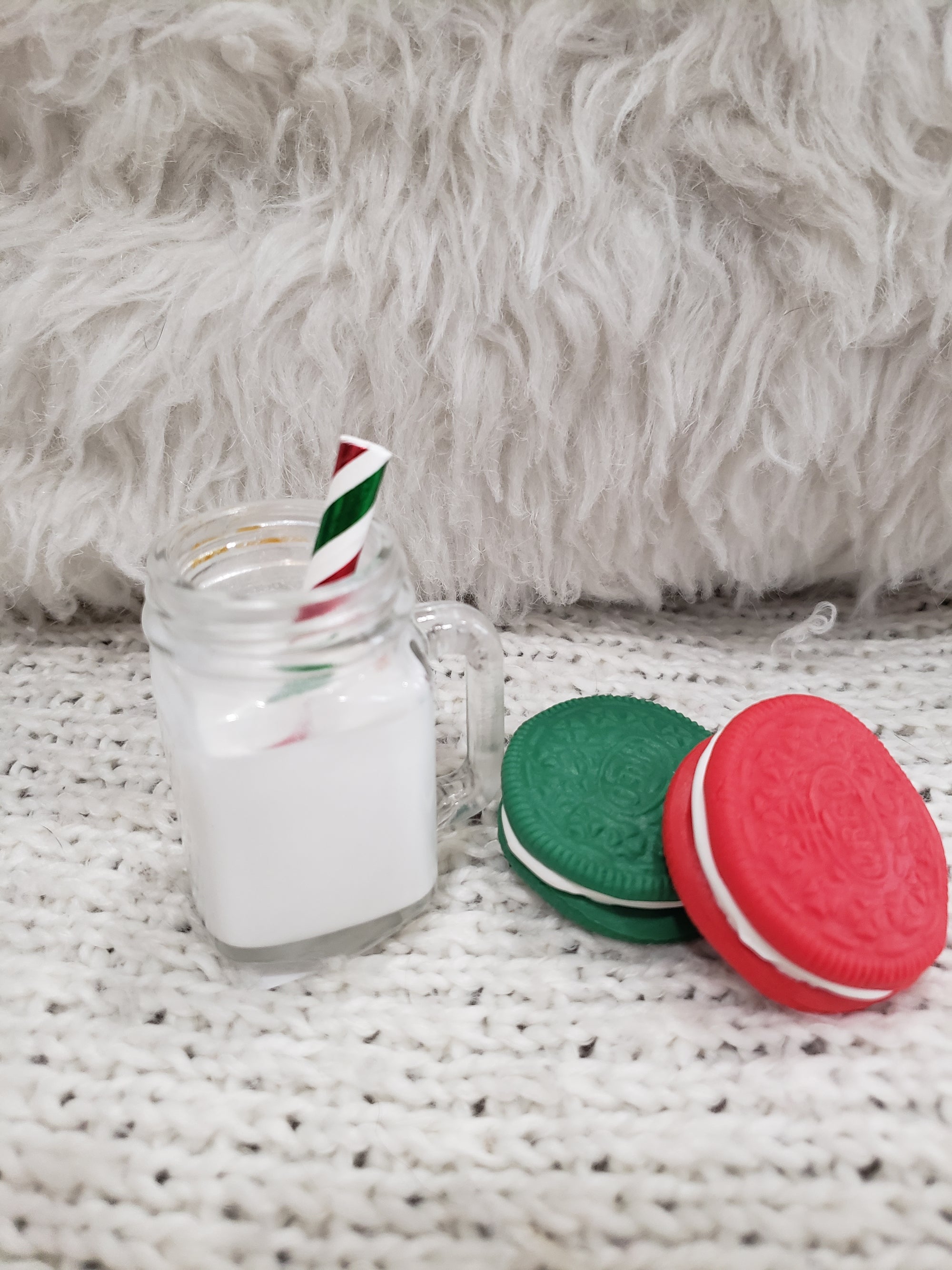 Pip Posh Design Faux Sweet Décor Mini Milk & Oreo Cookies Holiday Collection