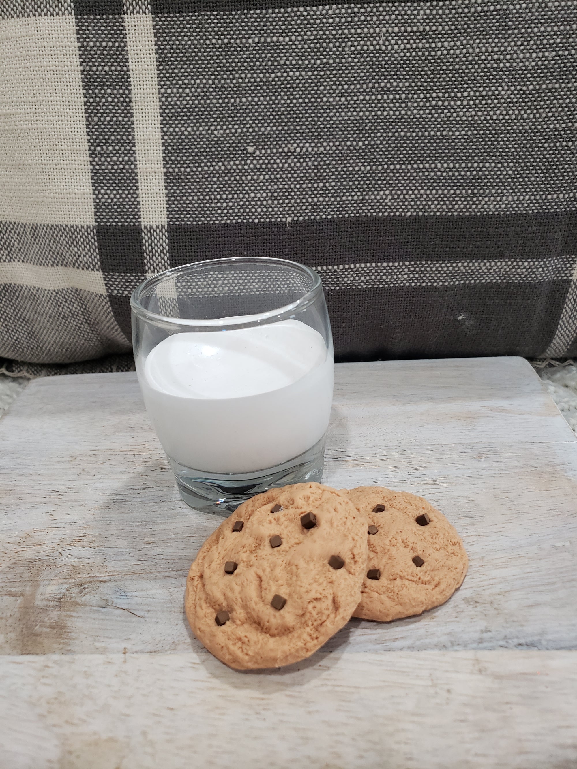 Pip Posh Design Faux Sweet Décor Mini Milk & Cookies Bakery Collection