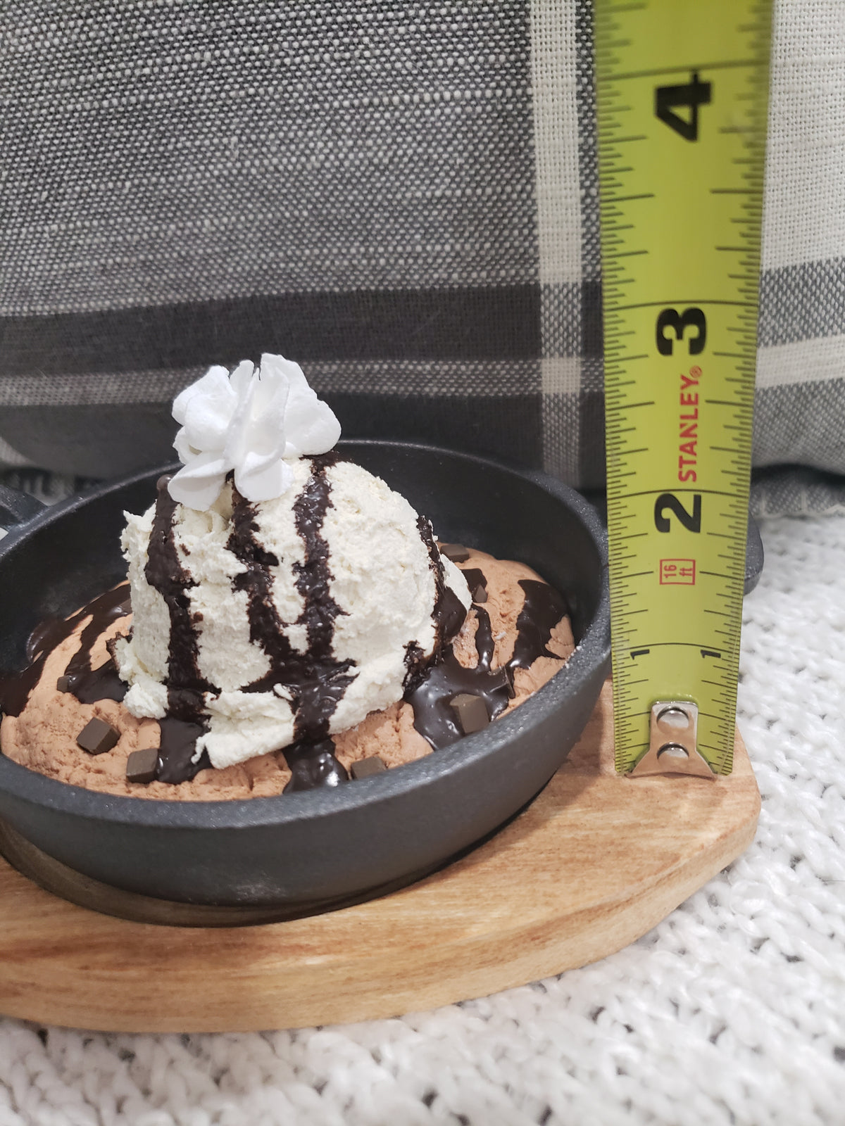 Pip Posh Design Faux Sweet Décor Whipped Vanilla Ice Cream &amp; Chocolate Chip Cookie Skillet Dessert Collection