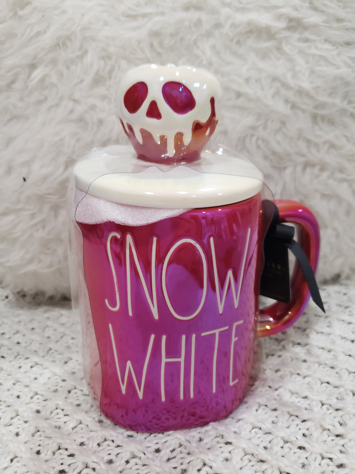 Rae Dunn &quot;Snow White&quot; Red Iridescent Mug &amp; Poisson Apple Mug Topper Disney&#39;s Snow White Princess Collection