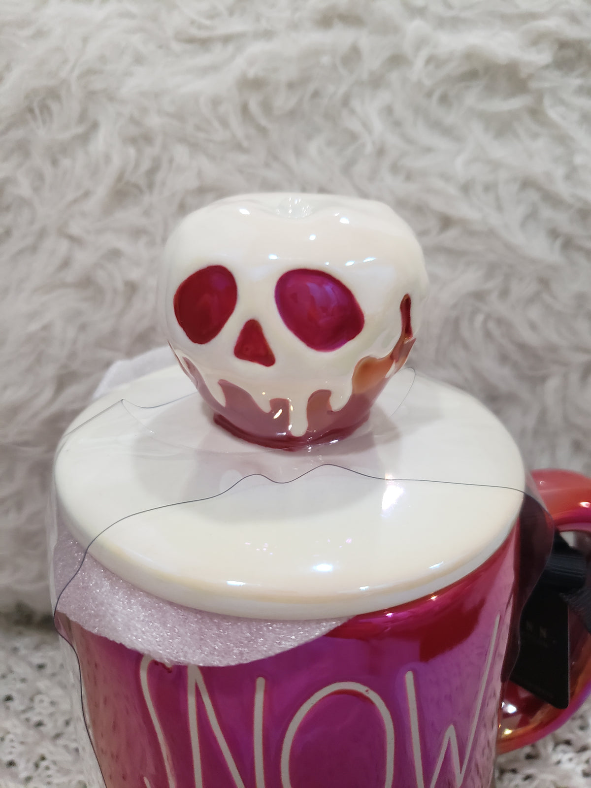 Rae Dunn &quot;Snow White&quot; Red Iridescent Mug &amp; Poisson Apple Mug Topper Disney&#39;s Snow White Princess Collection