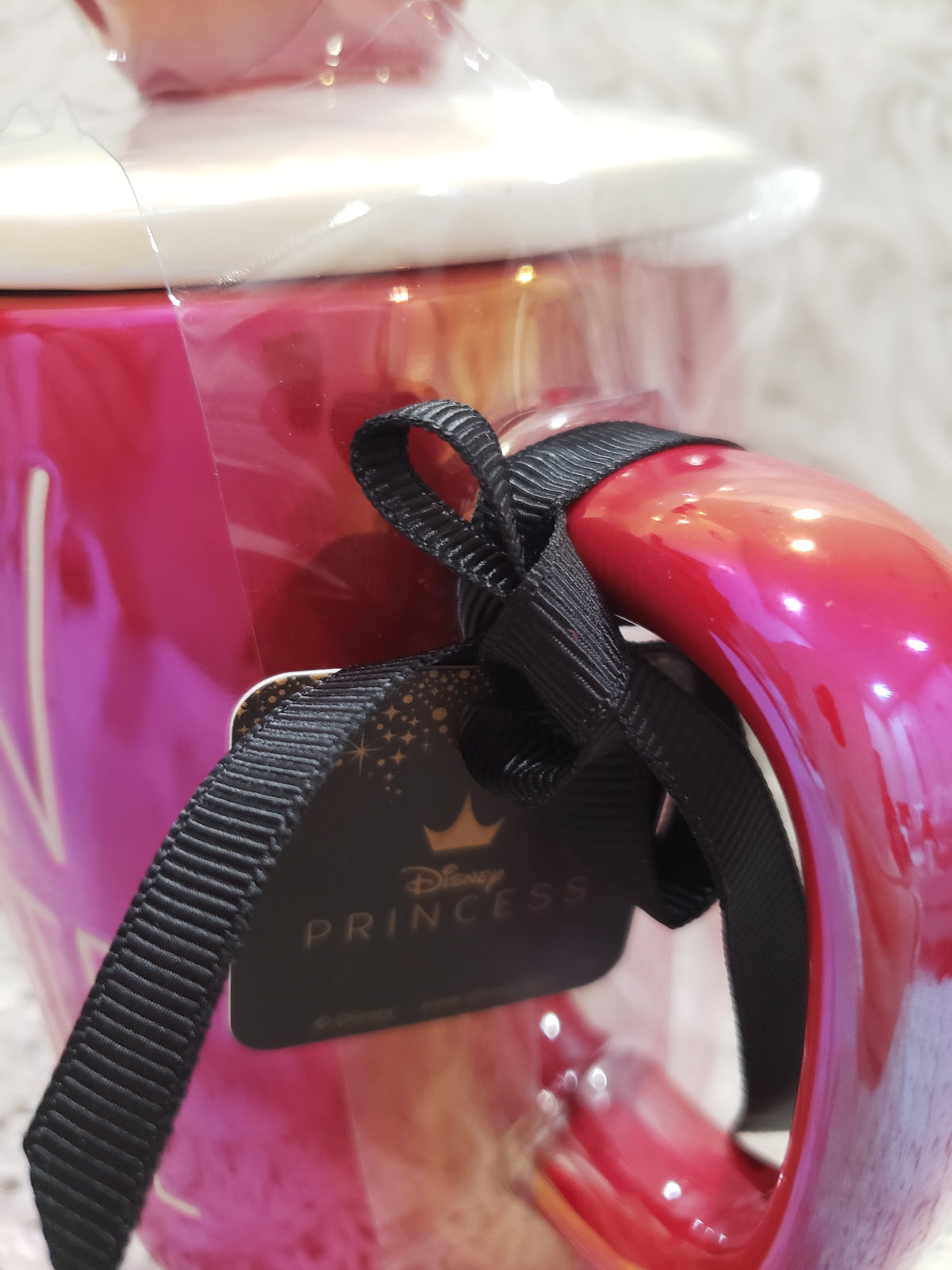 Rae Dunn &quot;Snow White&quot; Red Iridescent Mug &amp; Poisson Apple Mug Topper Disney&#39;s Snow White Princess Collection