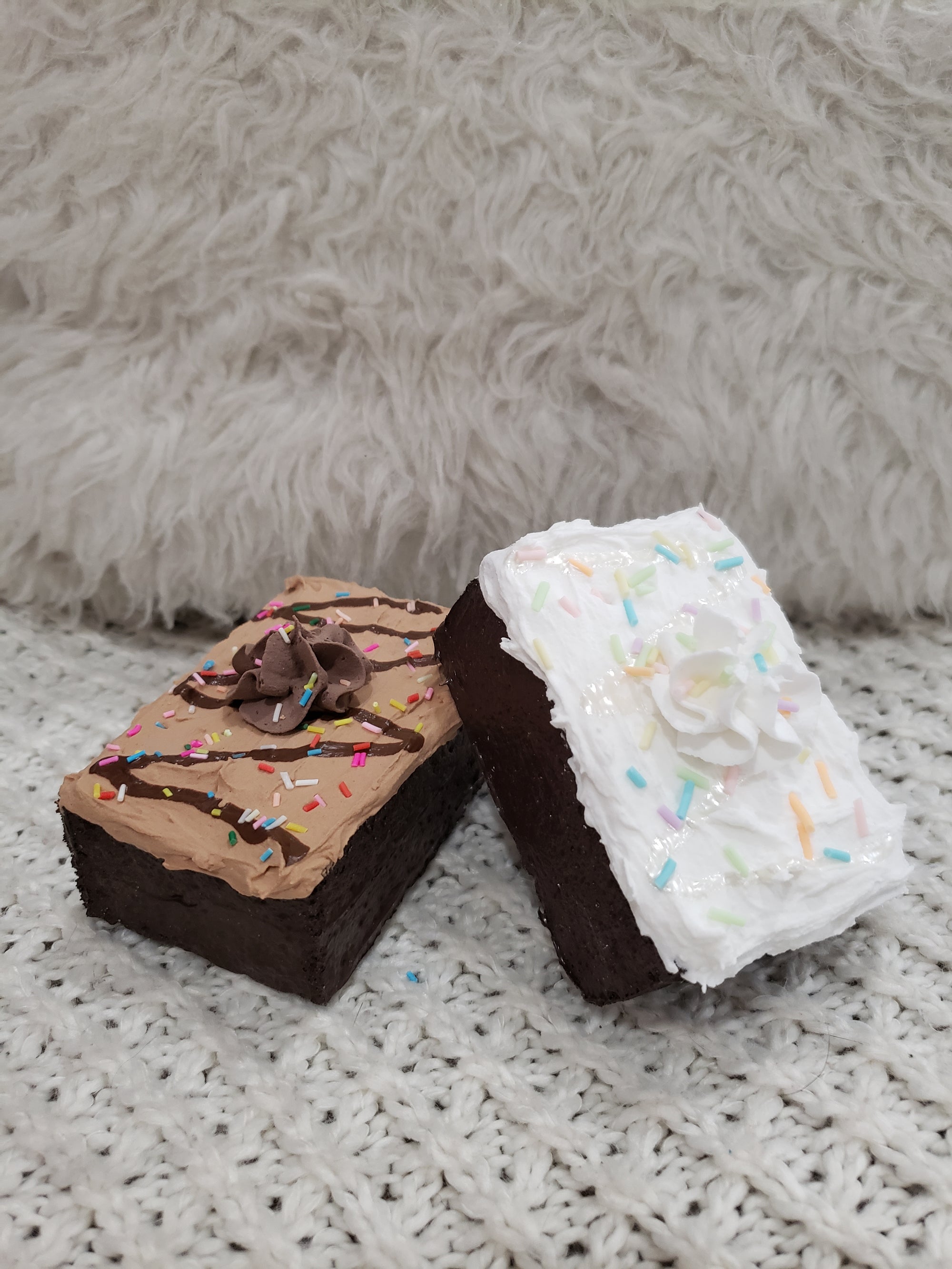 Pip Posh Design Faux Sweet Décor Chocolate & Vanilla Confetti Brownies Set of 2 Bakery Collection