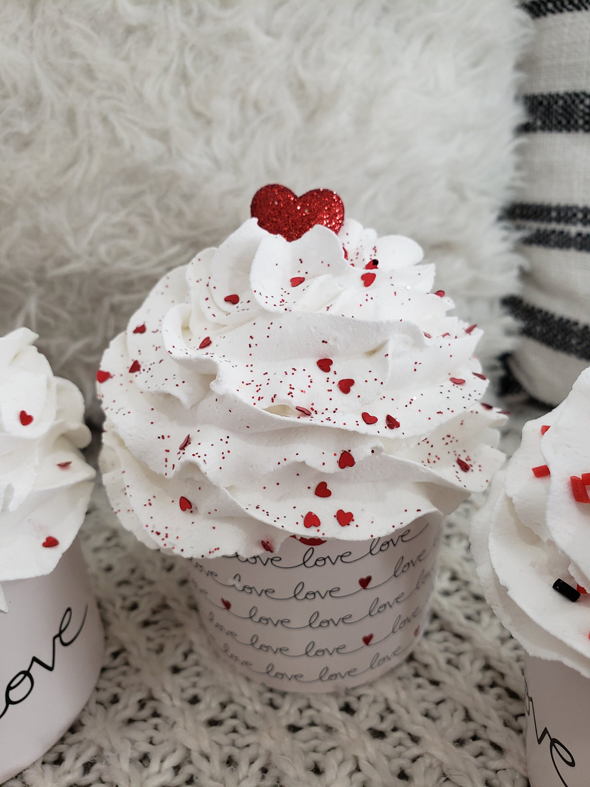 Pip Posh Design Faux Sweet Décor &quot;Love&quot; White Whipped Hearts Cupcake Assortment Set Of 4.