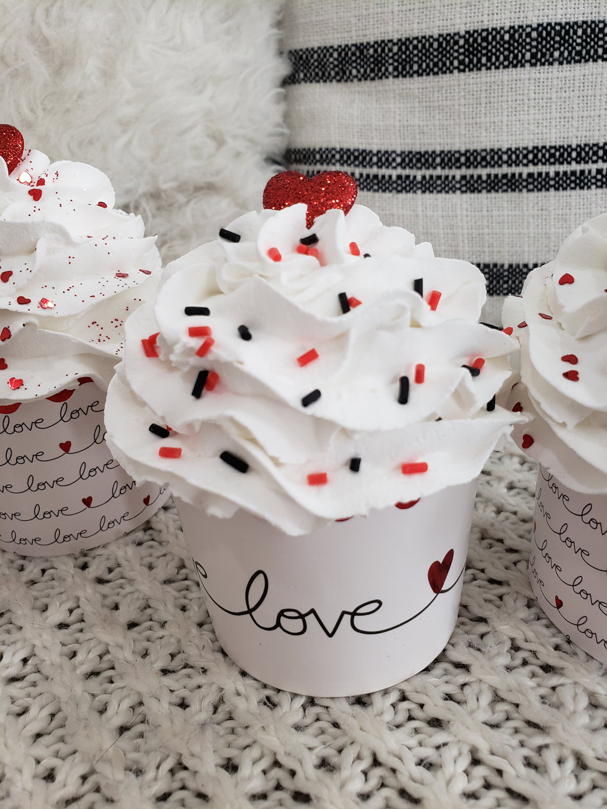 Pip Posh Design Faux Sweet Décor &quot;Love&quot; White Whipped Hearts Cupcake Assortment Set Of 4.
