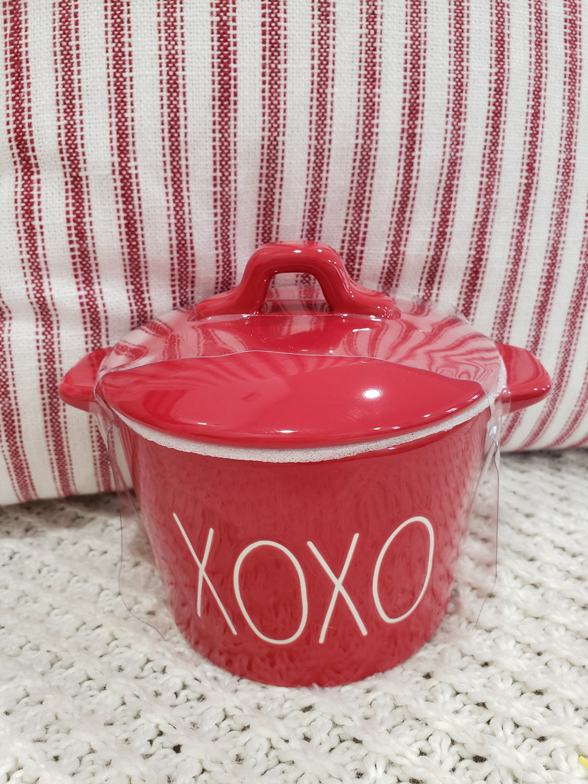 Rae Dunn &quot;Xoxo&quot; Red Ceramic Mini Casserole Dish/ Pot Kitchen Collection.