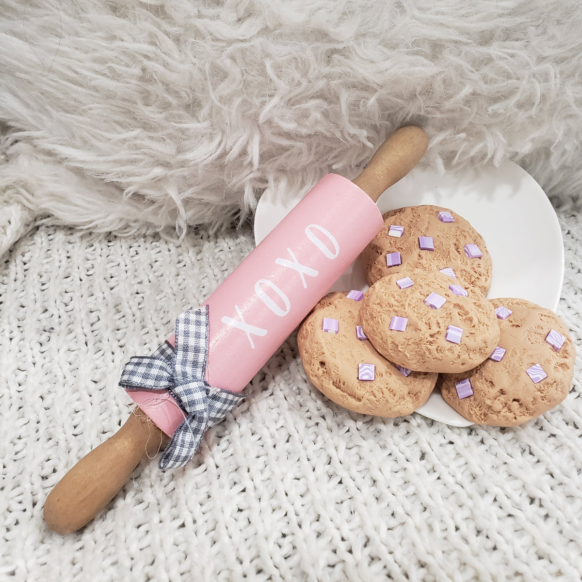 Pip Posh Design Faux Sweet Décor Xoxo Mini Rolling Pin &amp; Purple Swirl Chip Cookies Bundle