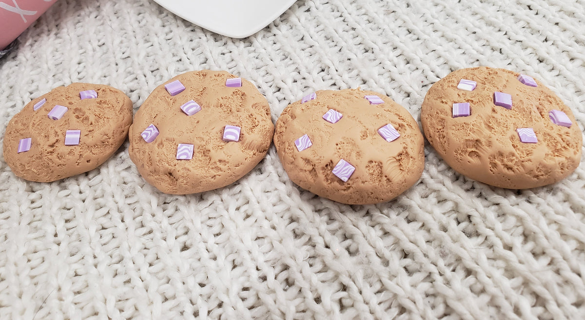 Pip Posh Design Faux Sweet Décor Xoxo Mini Rolling Pin &amp; Purple Swirl Chip Cookies Bundle