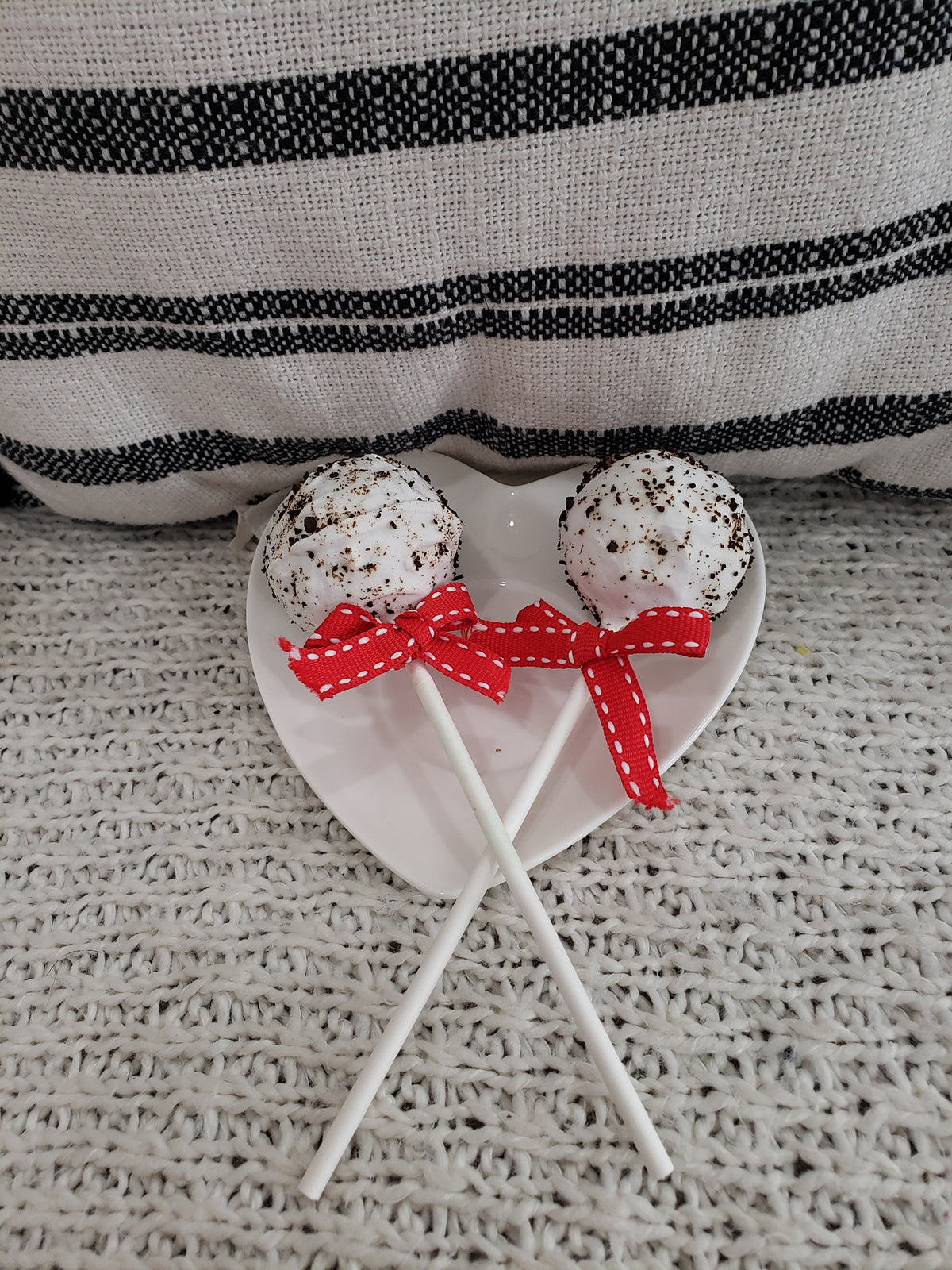 Pip Posh Design Faux Sweet Décor White Frosted Coffee Dusted Cake Pops Set Of 2 Bakery Collection