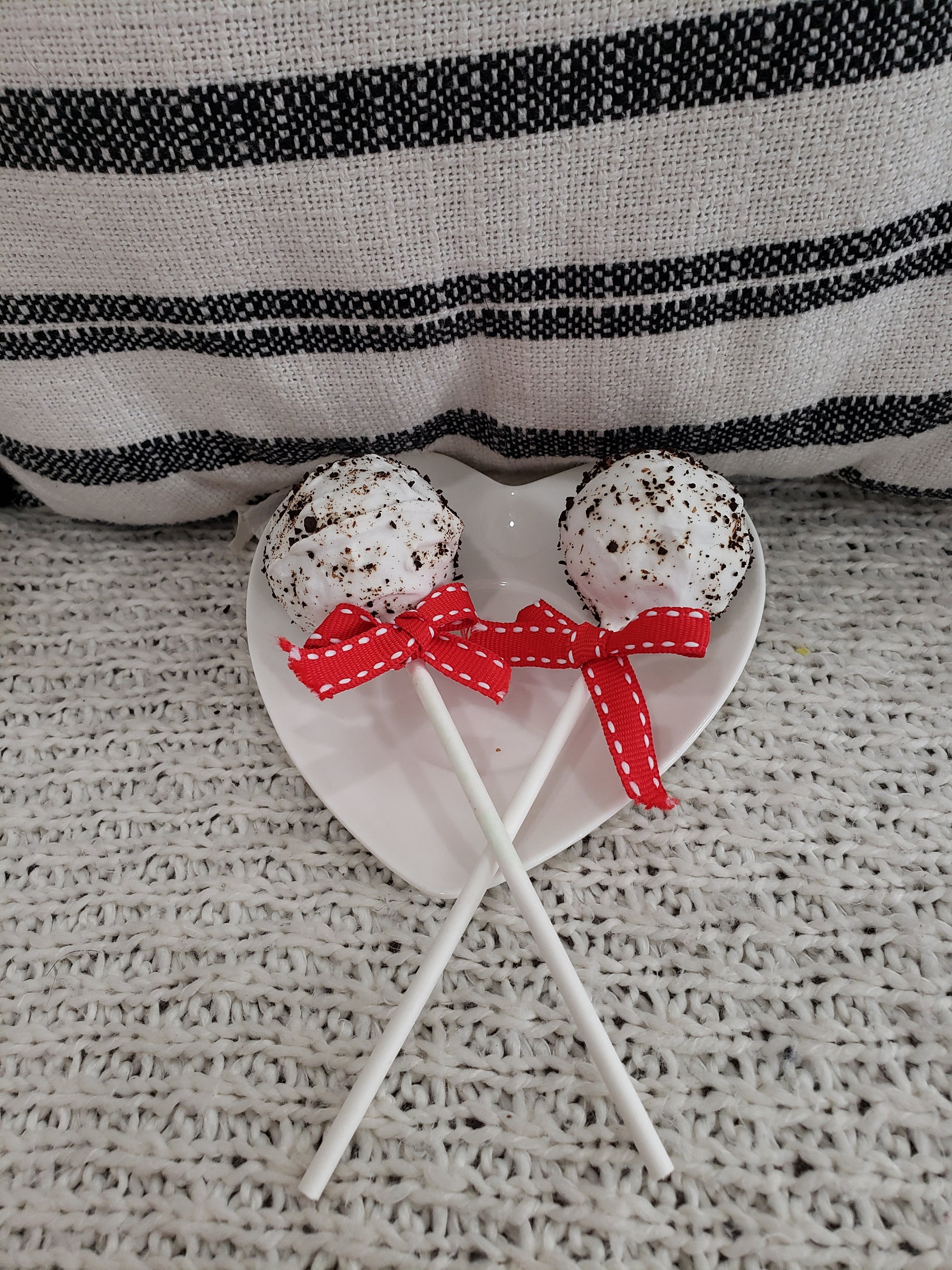 Pip Posh Design Faux Sweet Décor White Frosted Coffee Dusted Cake Pops Set Of 2 Bakery Collection